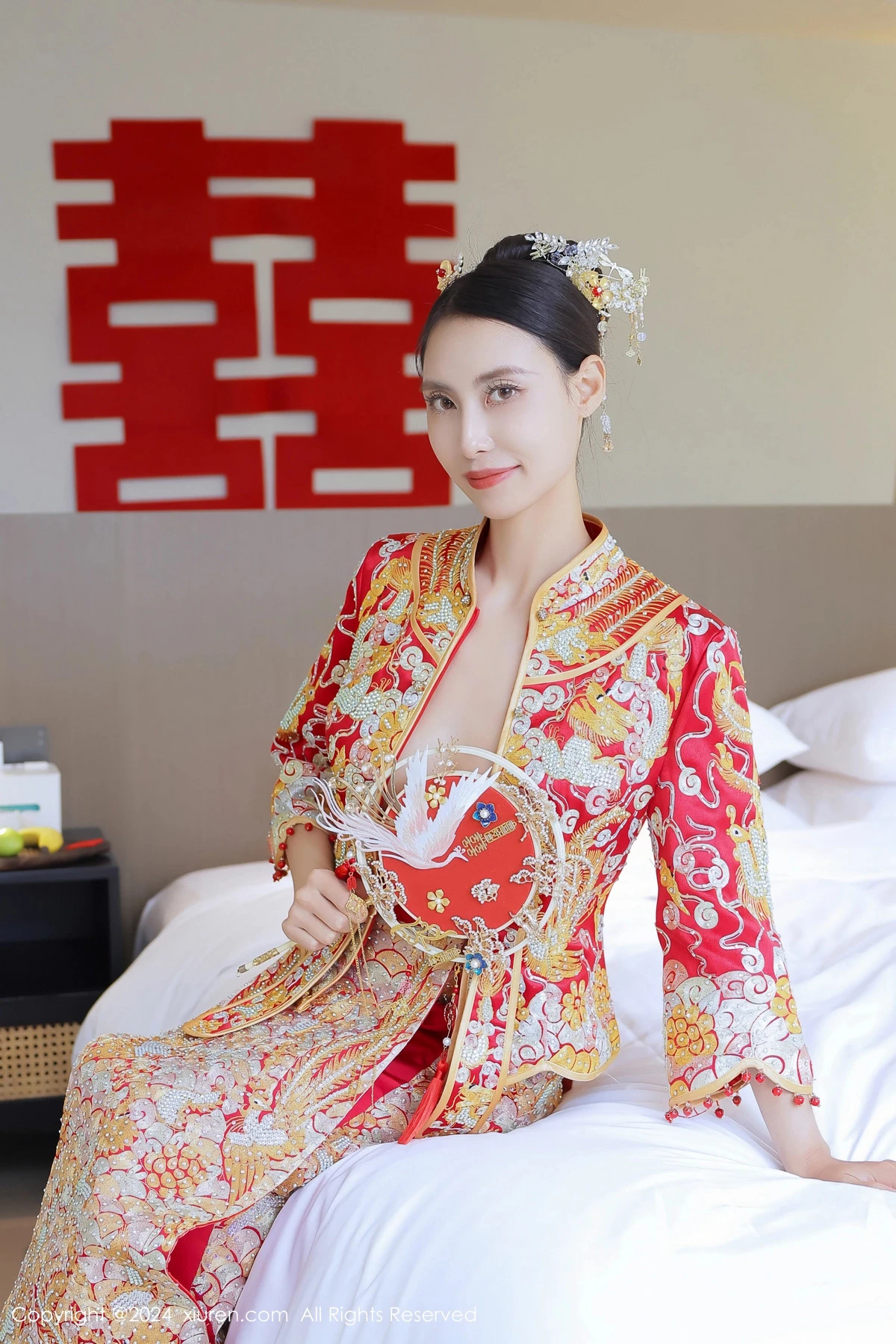 [[XiuRen秀人网]秀人网]No.8534_模特Lingyu69新娘主题性感红色中式新娘服饰秀惹火身段诱惑写真77P