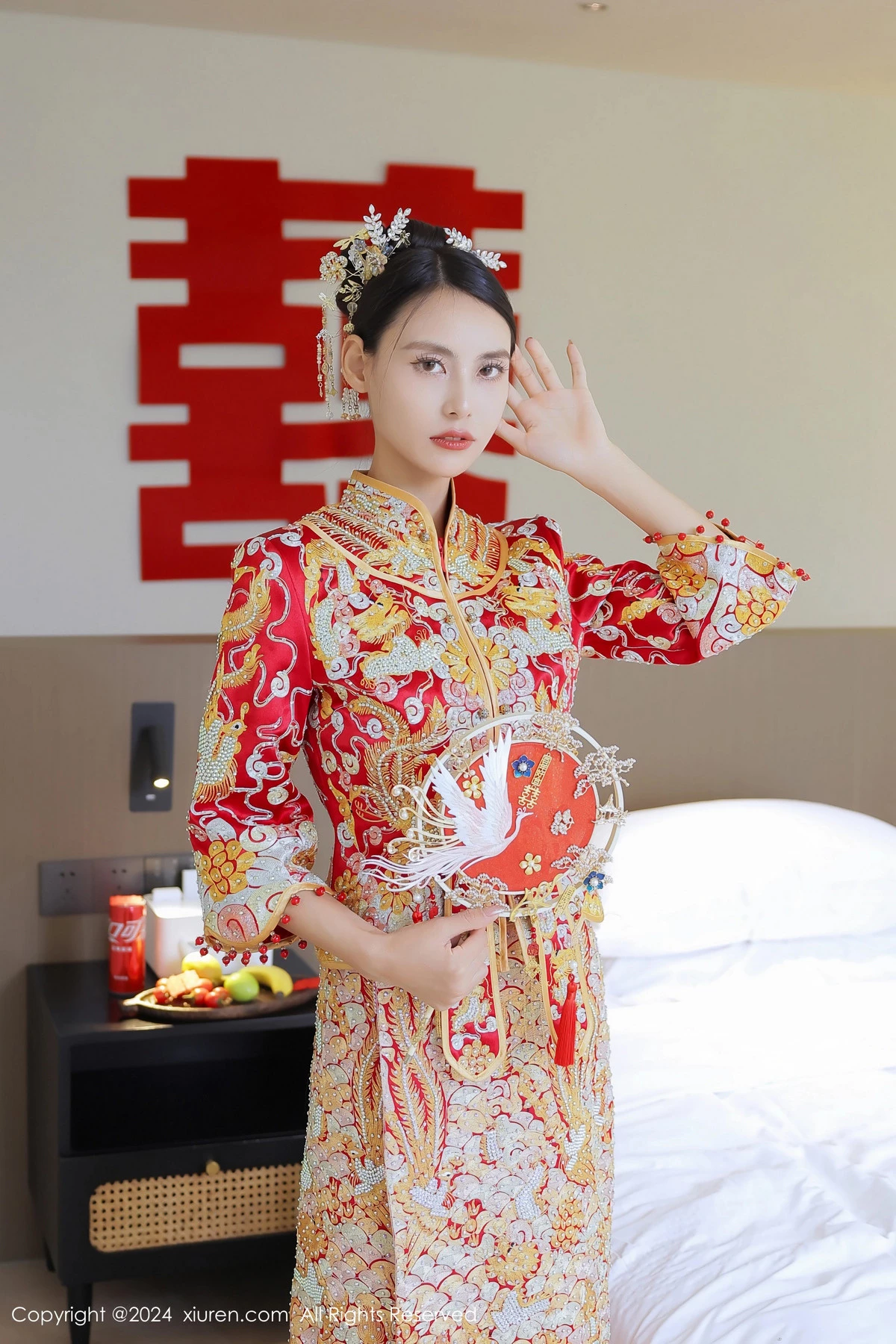 [[XiuRen秀人网]秀人网]No.8534_模特Lingyu69新娘主题性感红色中式新娘服饰秀惹火身段诱惑写真77P