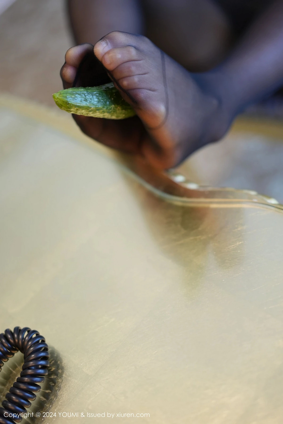 [YouMi尤蜜荟]Vol.1063_模特赵可欣baby性感白T配黑短裙露超薄黑丝秀曼妙身姿诱惑写真73P