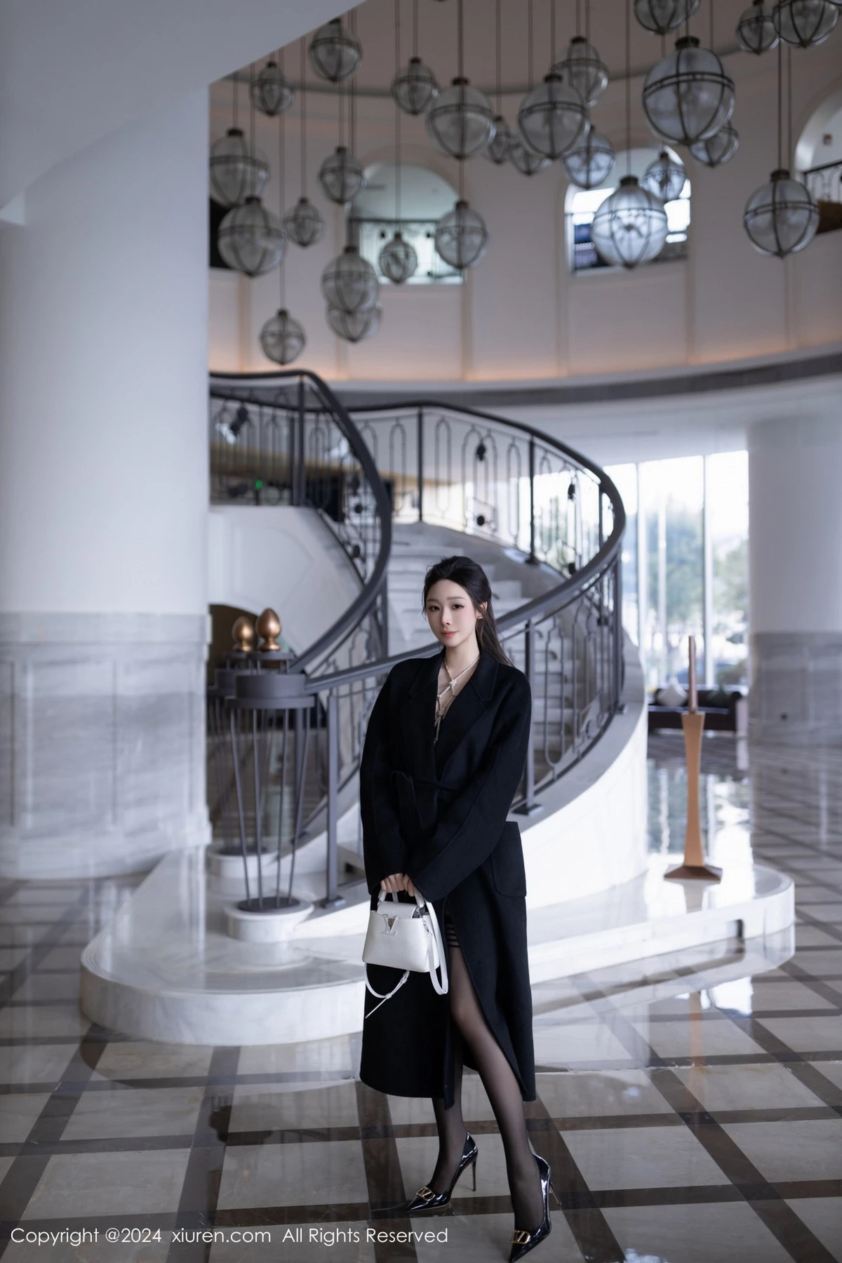 [[XiuRen秀人网]秀人网]No.8552_模特小逗逗性感黑色薄纱连体衣情趣捆绑秀惹火身材撩人诱惑写真80P