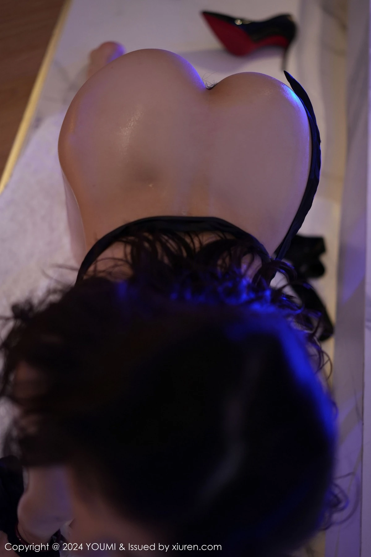 [YouMi尤蜜荟]Vol.1064_模特鱼尾fish性感黑色风衣露黑色情趣服配超薄黑丝极致魅惑写真95P