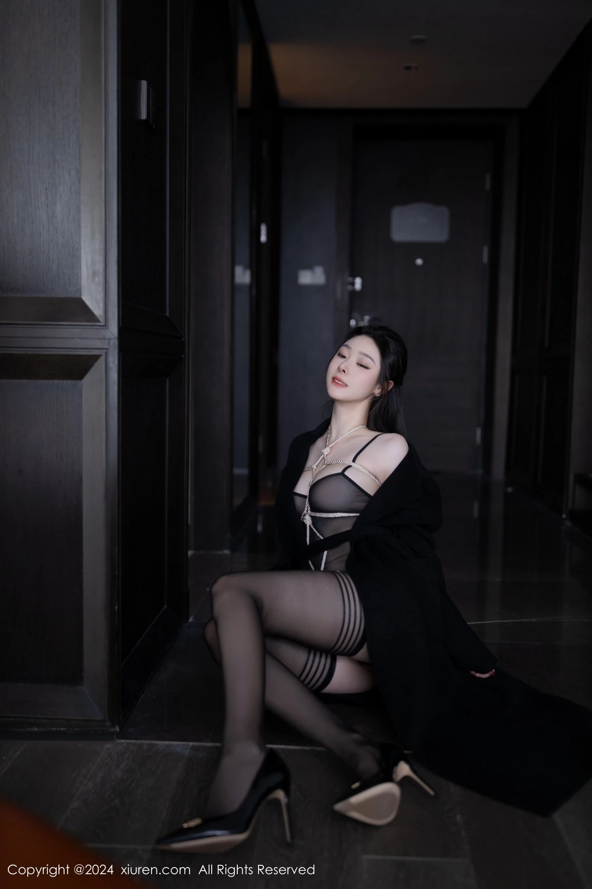 [[XiuRen秀人网]秀人网]No.8552_模特小逗逗性感黑色薄纱连体衣情趣捆绑秀惹火身材撩人诱惑写真80P