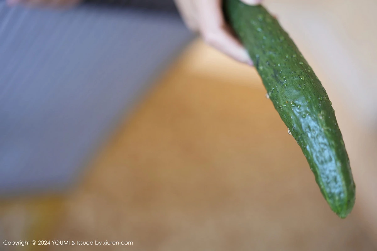 [YouMi尤蜜荟]Vol.1063_模特赵可欣baby性感白T配黑短裙露超薄黑丝秀曼妙身姿诱惑写真73P