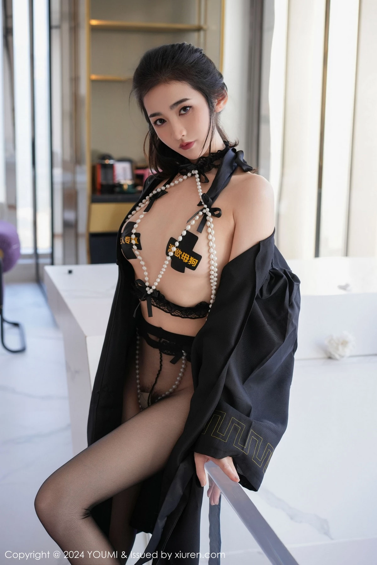[YouMi尤蜜荟]Vol.1064_模特鱼尾fish性感黑色风衣露黑色情趣服配超薄黑丝极致魅惑写真95P