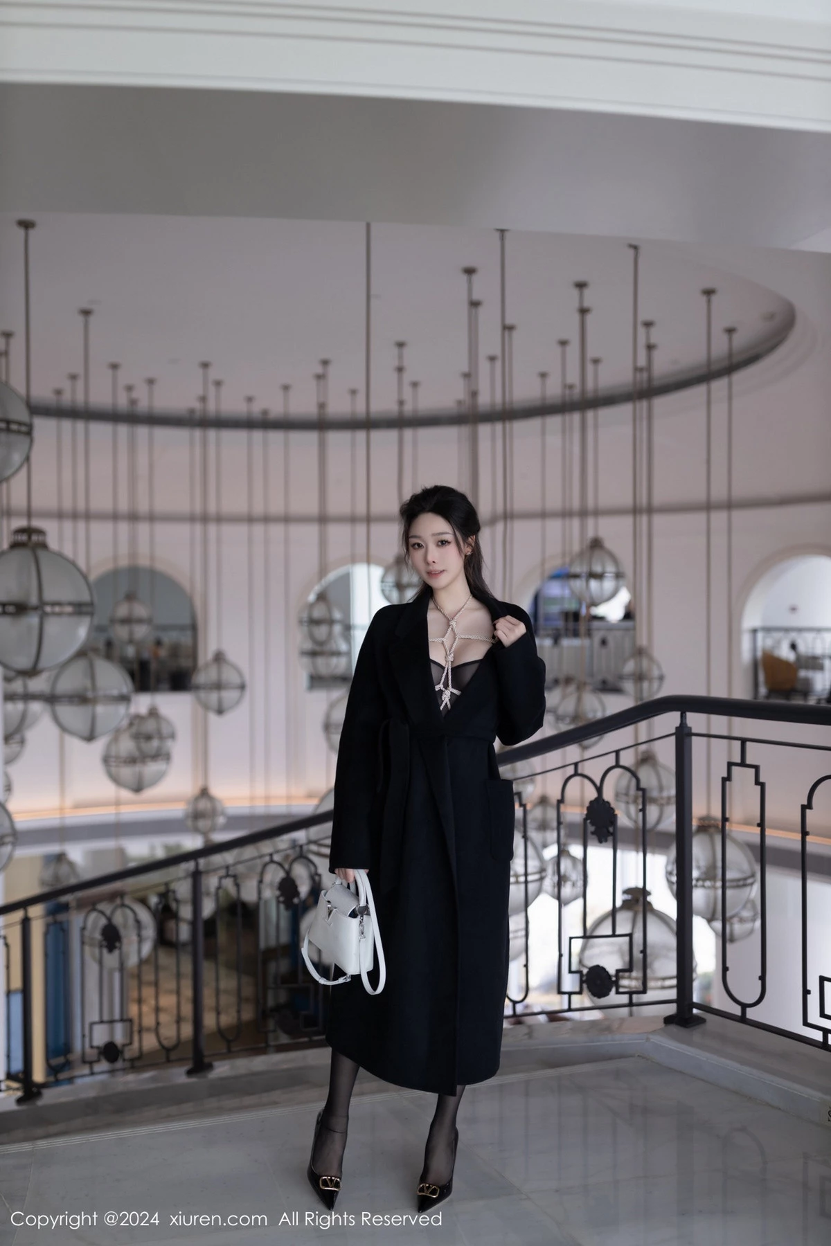 [[XiuRen秀人网]秀人网]No.8552_模特小逗逗性感黑色薄纱连体衣情趣捆绑秀惹火身材撩人诱惑写真80P