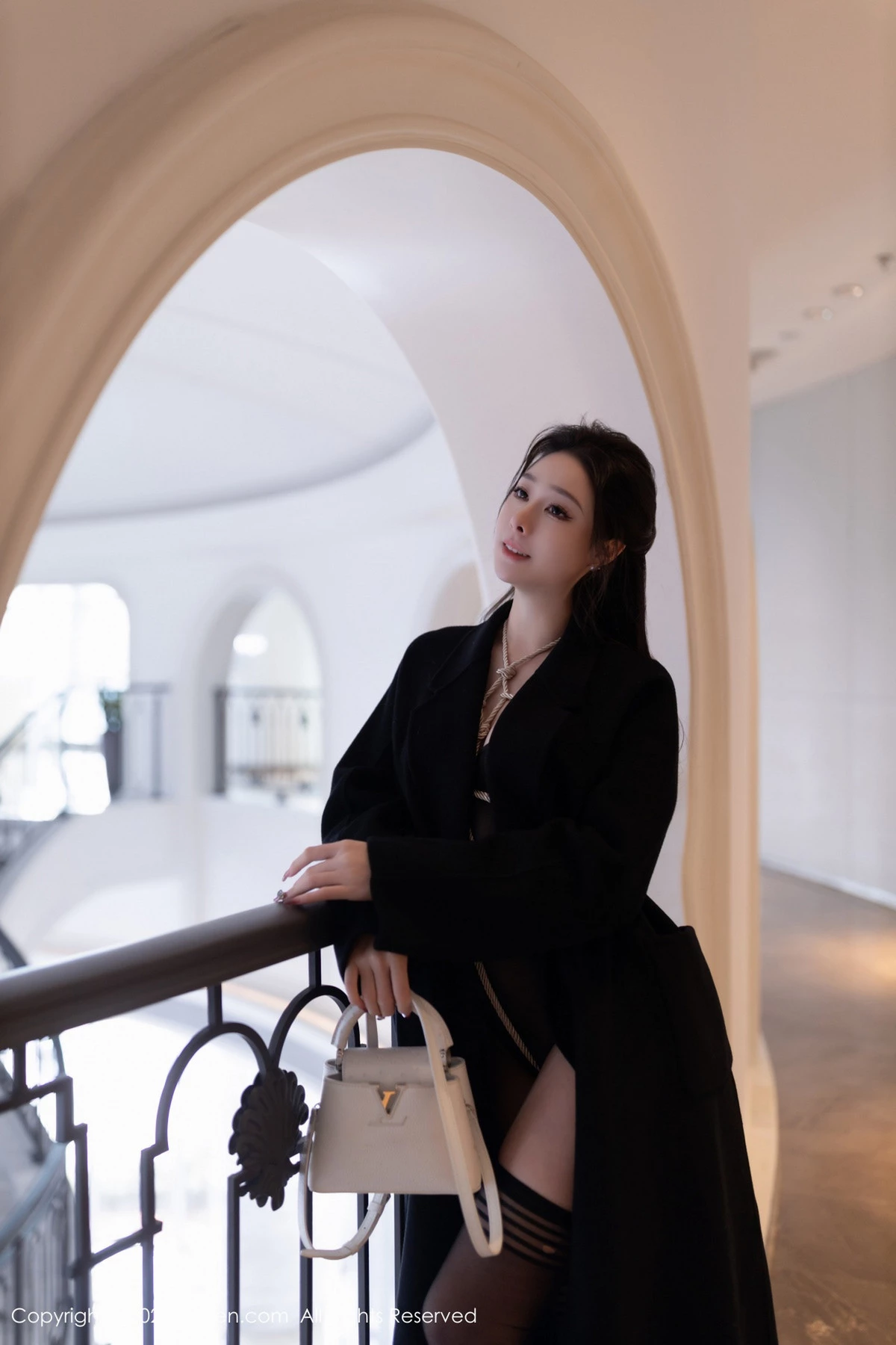 [[XiuRen秀人网]秀人网]No.8552_模特小逗逗性感黑色薄纱连体衣情趣捆绑秀惹火身材撩人诱惑写真80P