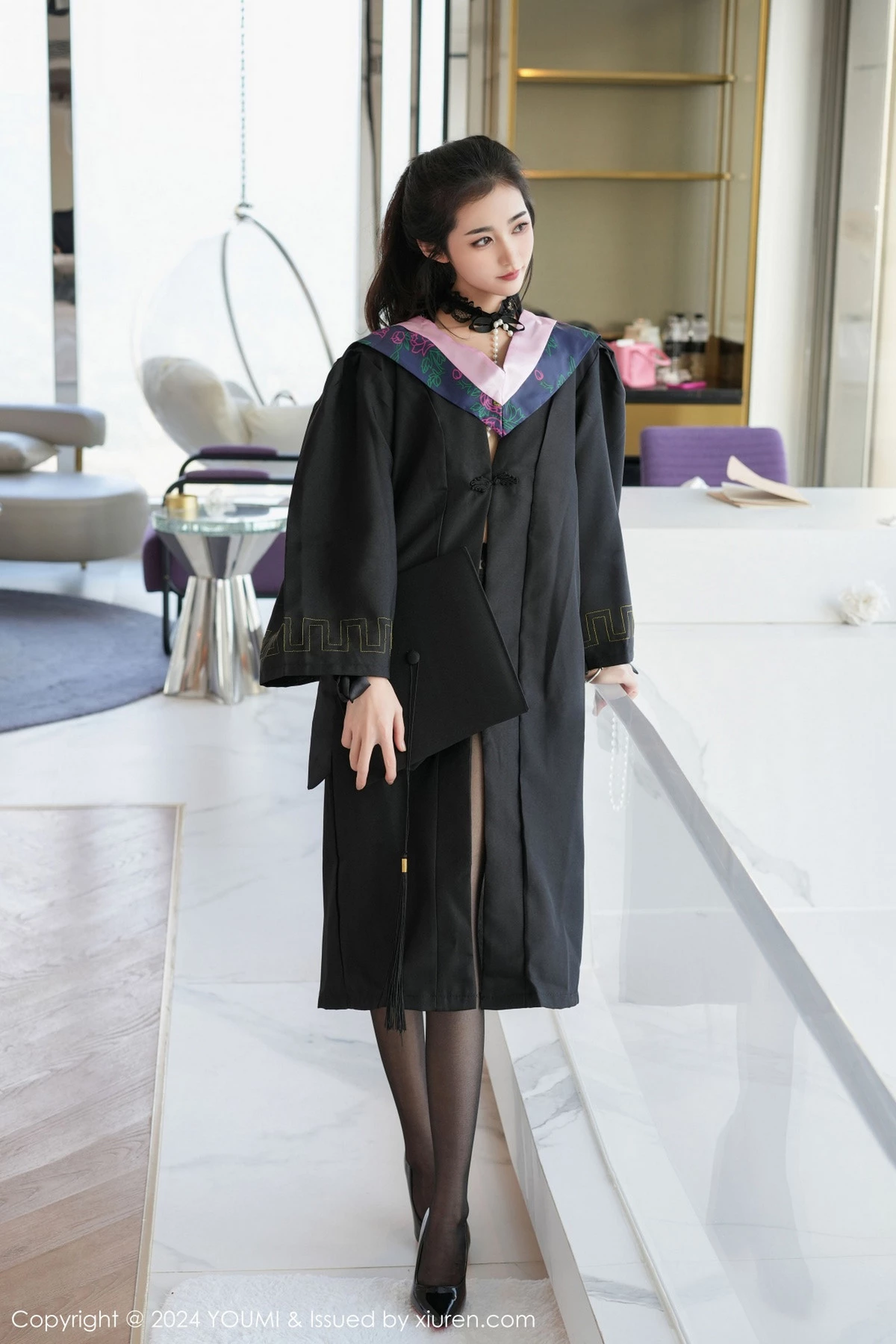 [YouMi尤蜜荟]Vol.1064_模特鱼尾fish性感黑色风衣露黑色情趣服配超薄黑丝极致魅惑写真95P