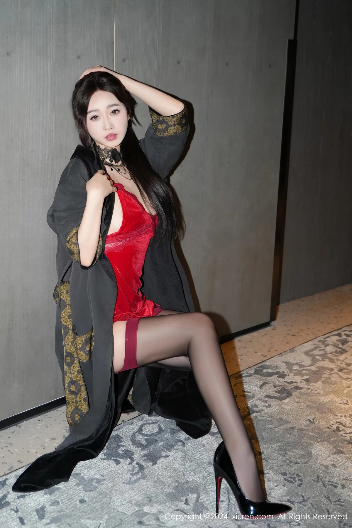 [[XiuRen秀人网]秀人网]No.8547_模特软糖爱喝奶性感红色吊带短裙配黑丝吊袜秀曼妙身姿诱惑写真73P