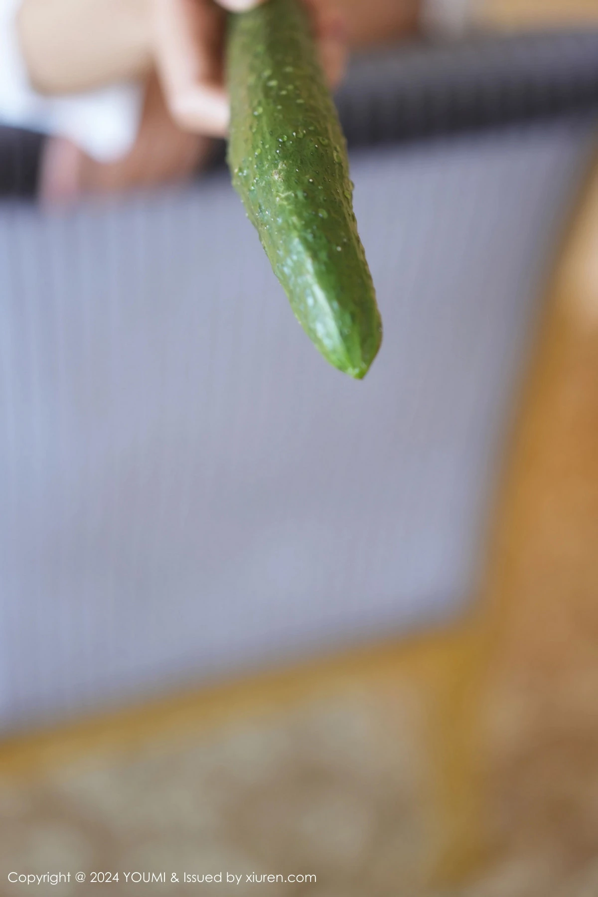 [YouMi尤蜜荟]Vol.1063_模特赵可欣baby性感白T配黑短裙露超薄黑丝秀曼妙身姿诱惑写真73P