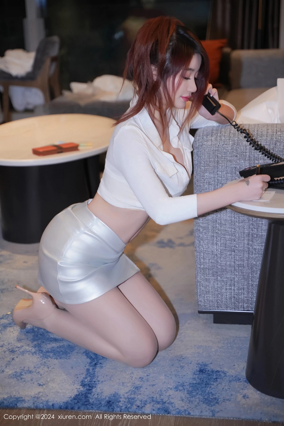 [[XiuRen秀人网]秀人网]No.8542_模特美七Mia性感白色上衣配短裙露黄色内衣秀完美身材诱惑写真77P