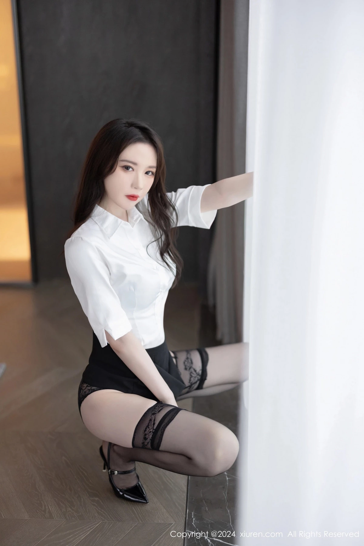 [[XiuRen秀人网]秀人网]No.8545_模特梦心玥性感白T配黑短裙露黑丝吊袜秀高挑曼妙身姿诱惑写真83P