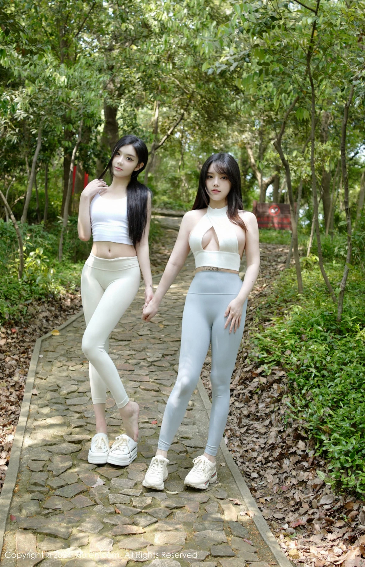 [[XiuRen秀人网]秀人网]No.8565_模特合集豆瓣酱爬山场景性感瑜伽服饰紧身秀完美身材诱惑写真57P