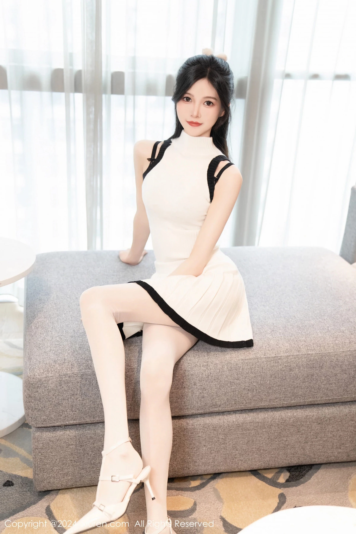 [[XiuRen秀人网]秀人网]No.8544_模特程程程性感白色针织套装露黑色内衣配白丝袜秀美腿诱惑写真95P