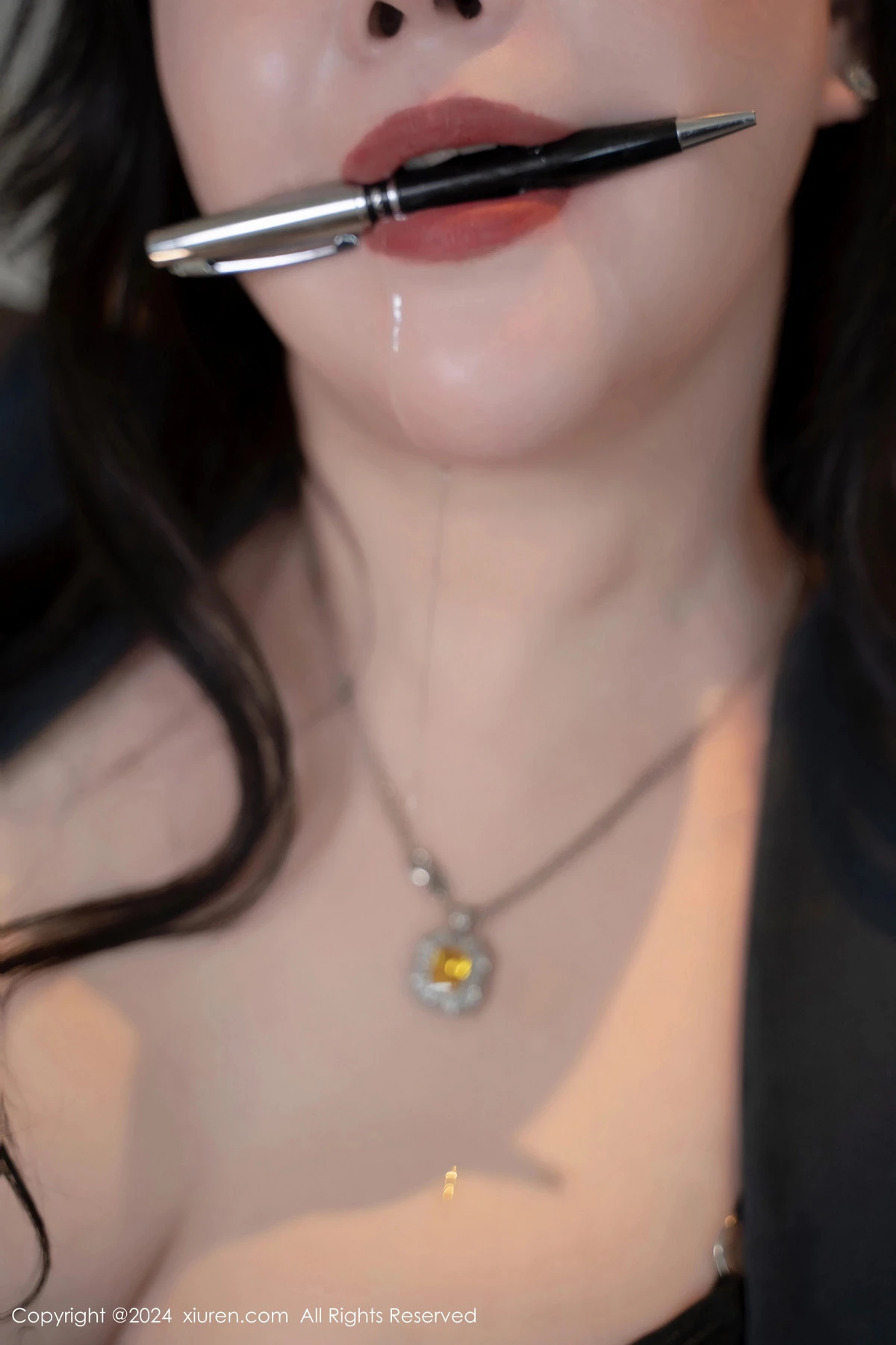 [[XiuRen秀人网]秀人网]No.8541_模特王婉悠Queen性感秘书OL服饰配黑丝袜秀丰腴身材诱惑写真91P