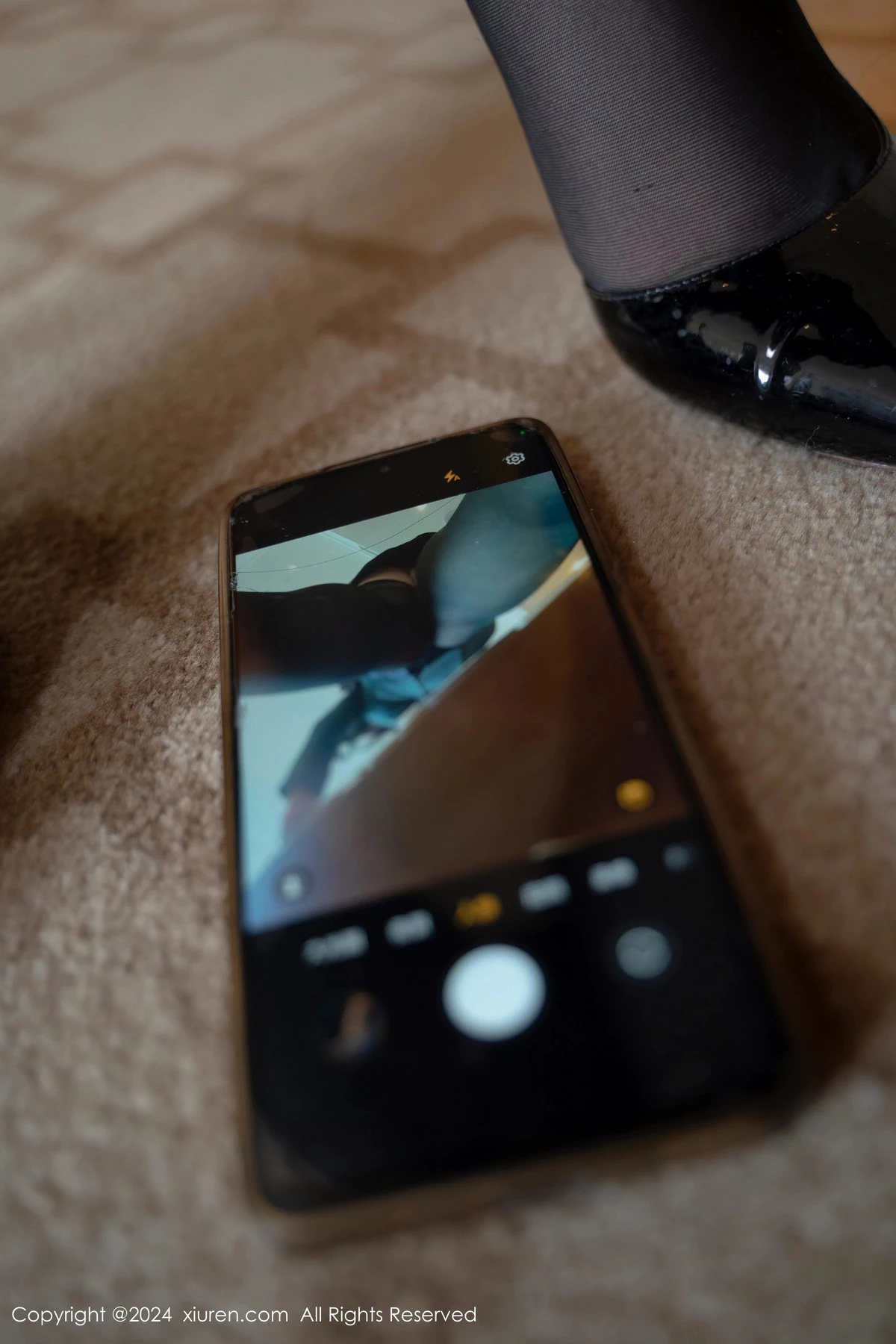 [[XiuRen秀人网]秀人网]No.8541_模特王婉悠Queen性感秘书OL服饰配黑丝袜秀丰腴身材诱惑写真91P