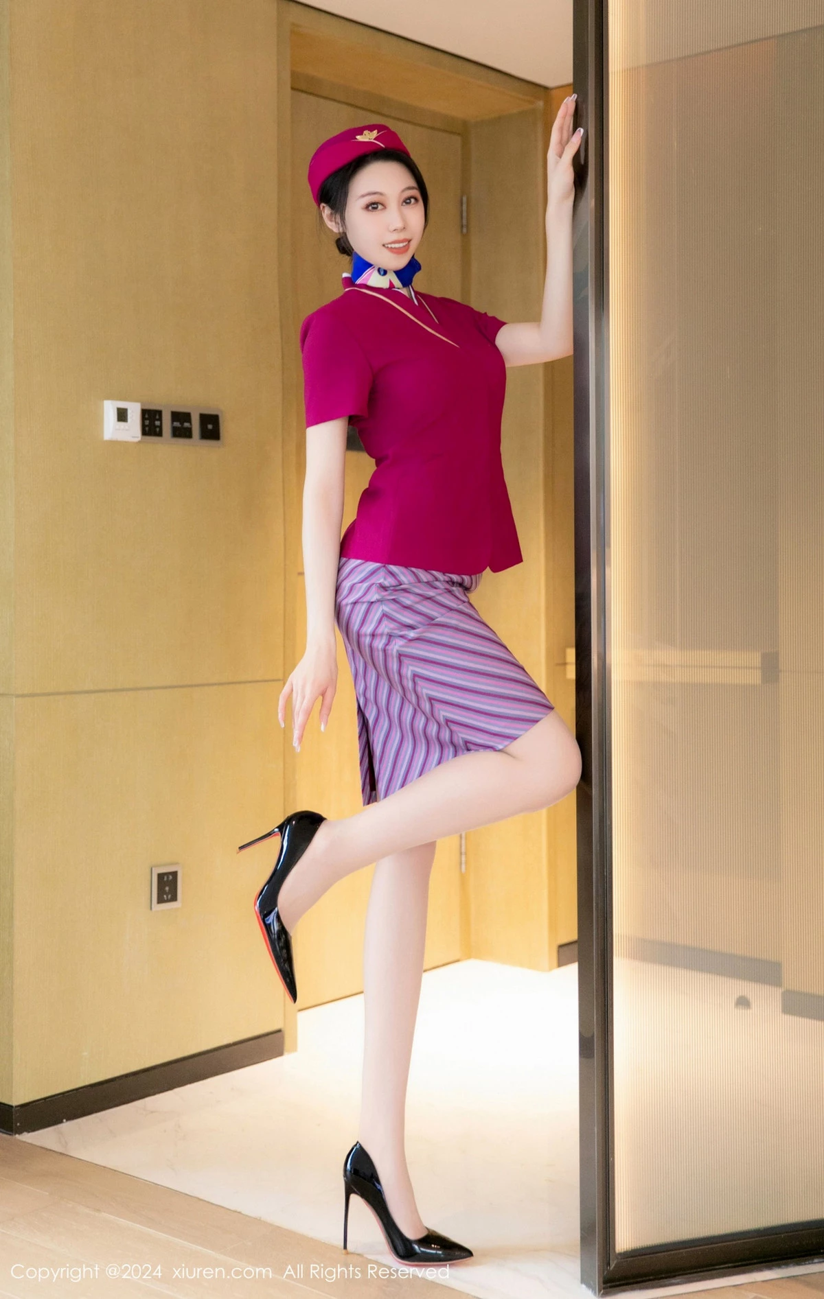 [[XiuRen秀人网]秀人网]No.8563_模特清妙性感空姐制服配超薄无内肉丝秀完美身材迷人美腿写真89P