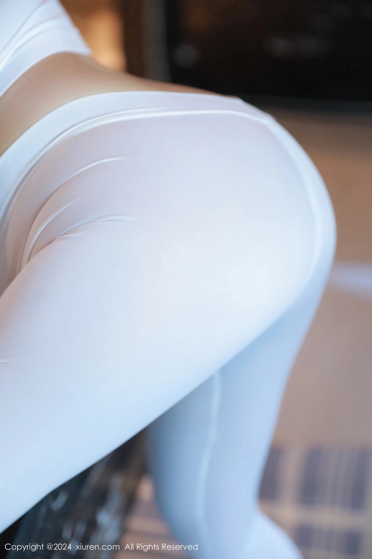 [[XiuRen秀人网]秀人网]No.8575_模特金小依性感白色吊带上衣配紧身运动裤秀曼妙身姿诱惑写真75P