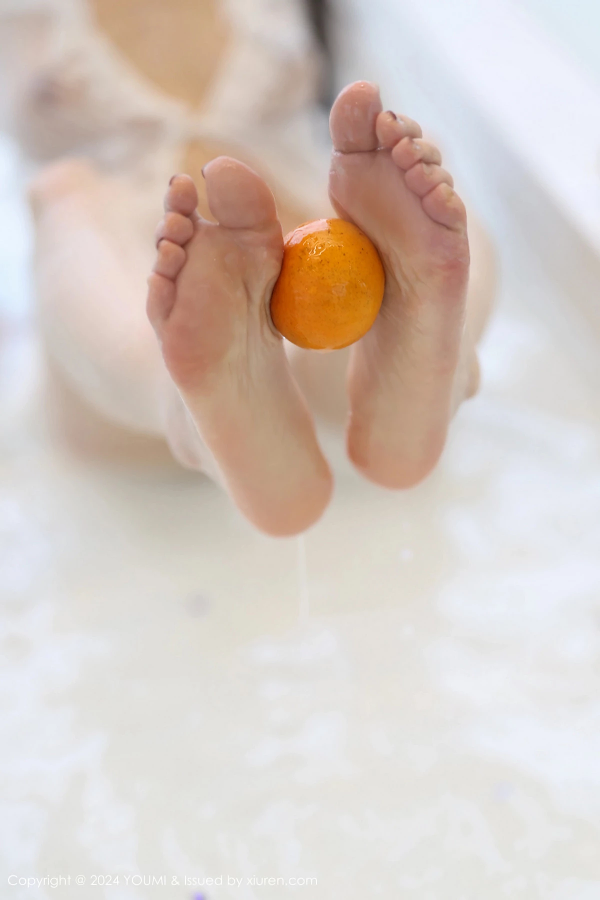 [YouMi尤蜜荟]Vol.1065_模特林幼一性感白色轻透上衣露蝴蝶情趣内衣秀丰腴身姿诱惑写真68P