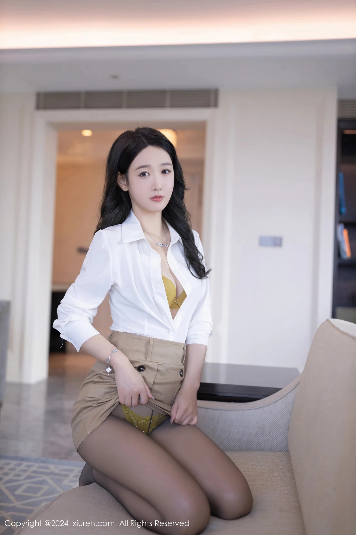 [[XiuRen秀人网]秀人网]No.8571_模特唐安琪性感白色OL服饰配超薄黑丝秀曼妙身姿迷人诱惑写真80P