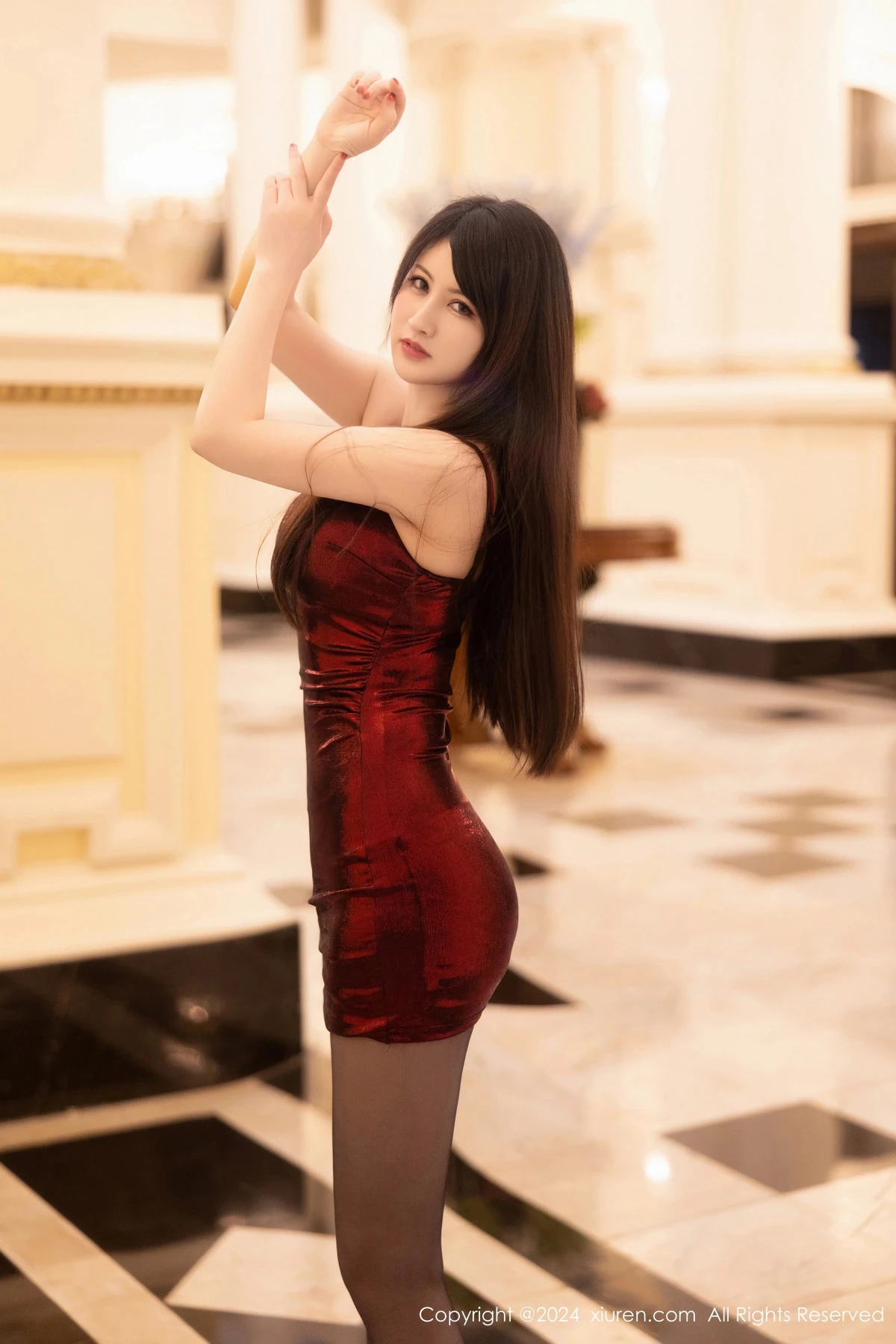 [[XiuRen秀人网]秀人网]No.8569_模特诗诗kiki性感黑色OL服饰露红色内衣秀丰腴身材撩人诱惑写真83P