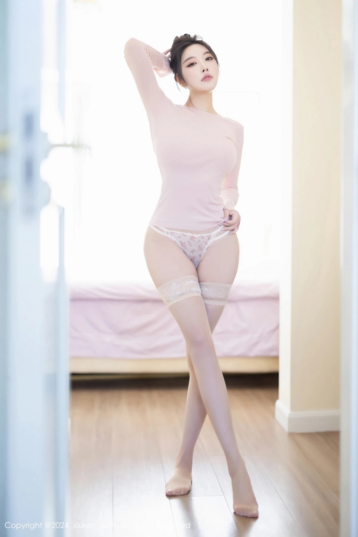 [[XiuRen秀人网]秀人网]No.8570_女神杨晨晨Yome性感白色连衣短裙配白丝吊袜秀完美身材诱惑写真80P