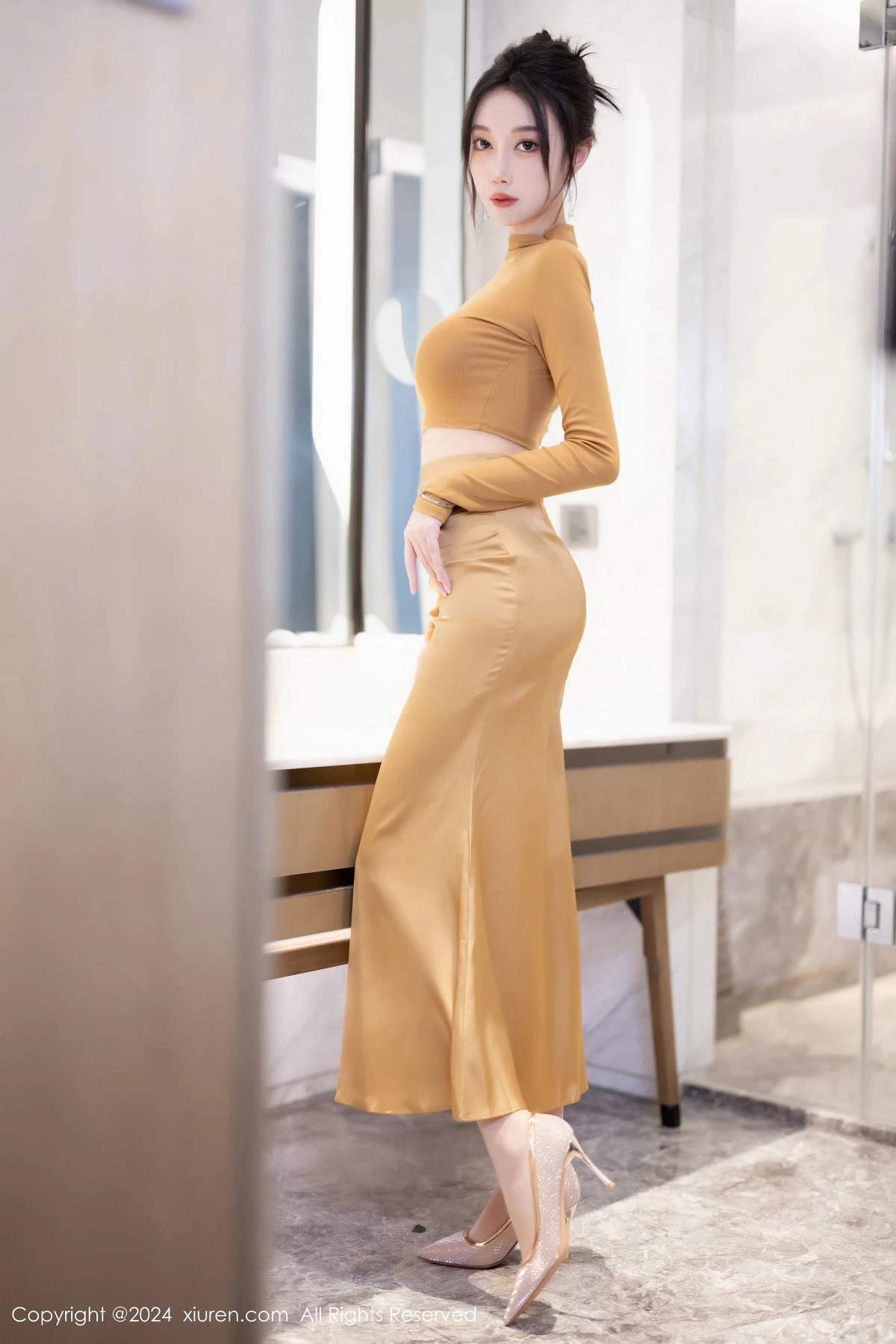 [[XiuRen秀人网]秀人网]No.8574_模特玥儿玥性感黄色长裙配原色丝袜+黑色情趣内衣惹火诱惑写真81P