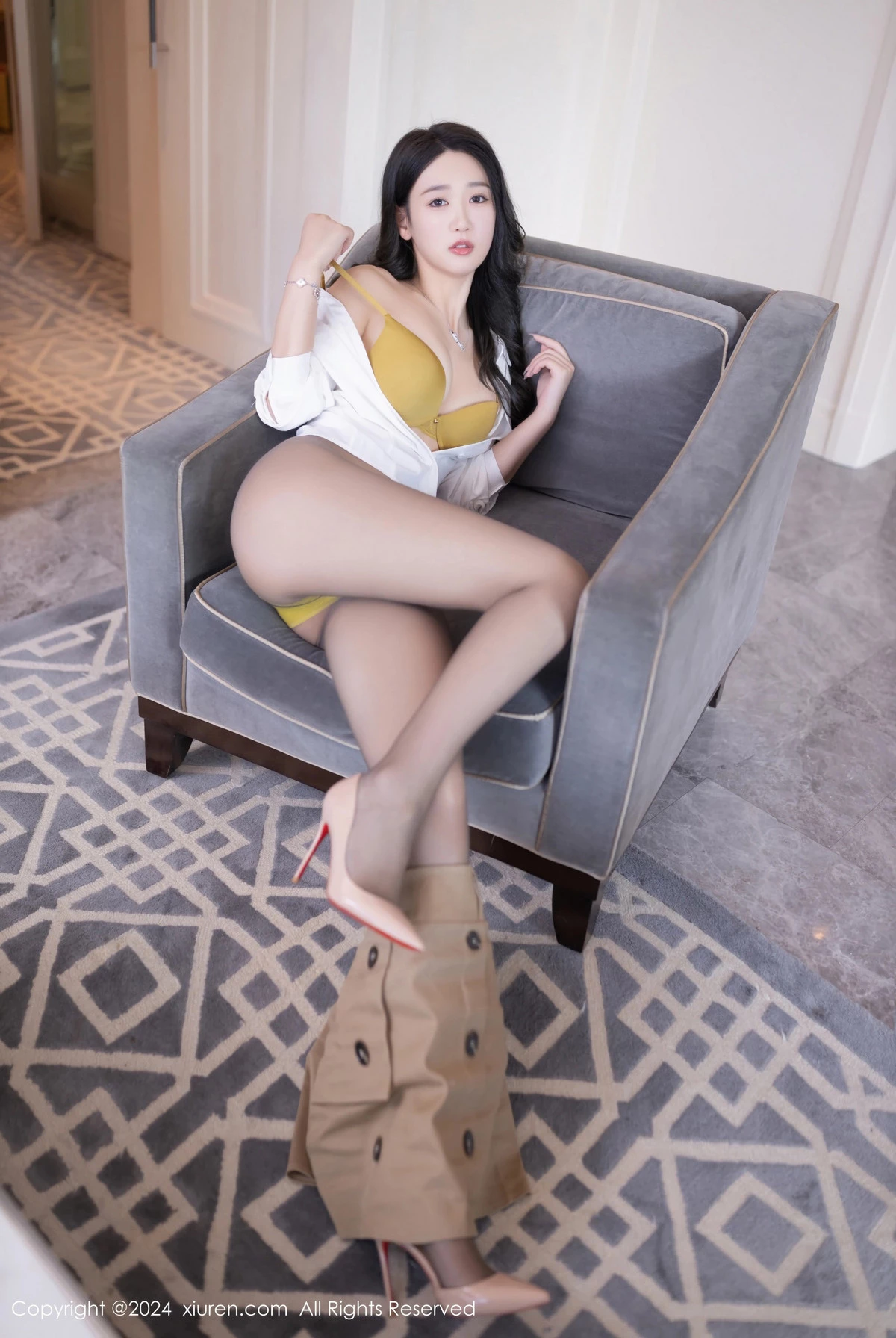 [[XiuRen秀人网]秀人网]No.8571_模特唐安琪性感白色OL服饰配超薄黑丝秀曼妙身姿迷人诱惑写真80P