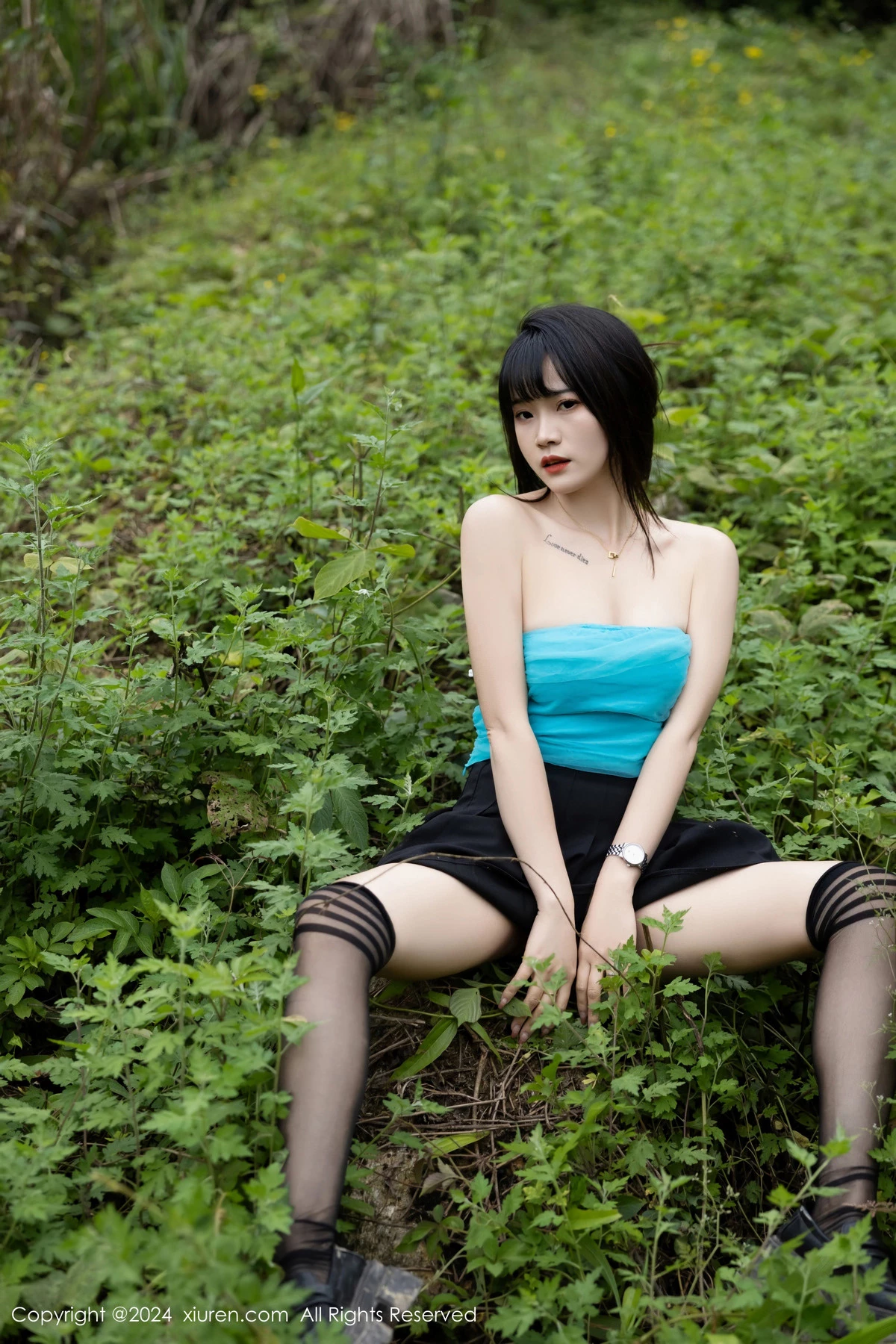 [[XiuRen秀人网]秀人网]No.8586_模特唐安诺户外性感黑色百褶裙配黑色丝袜秀曼妙身姿迷人写真81P