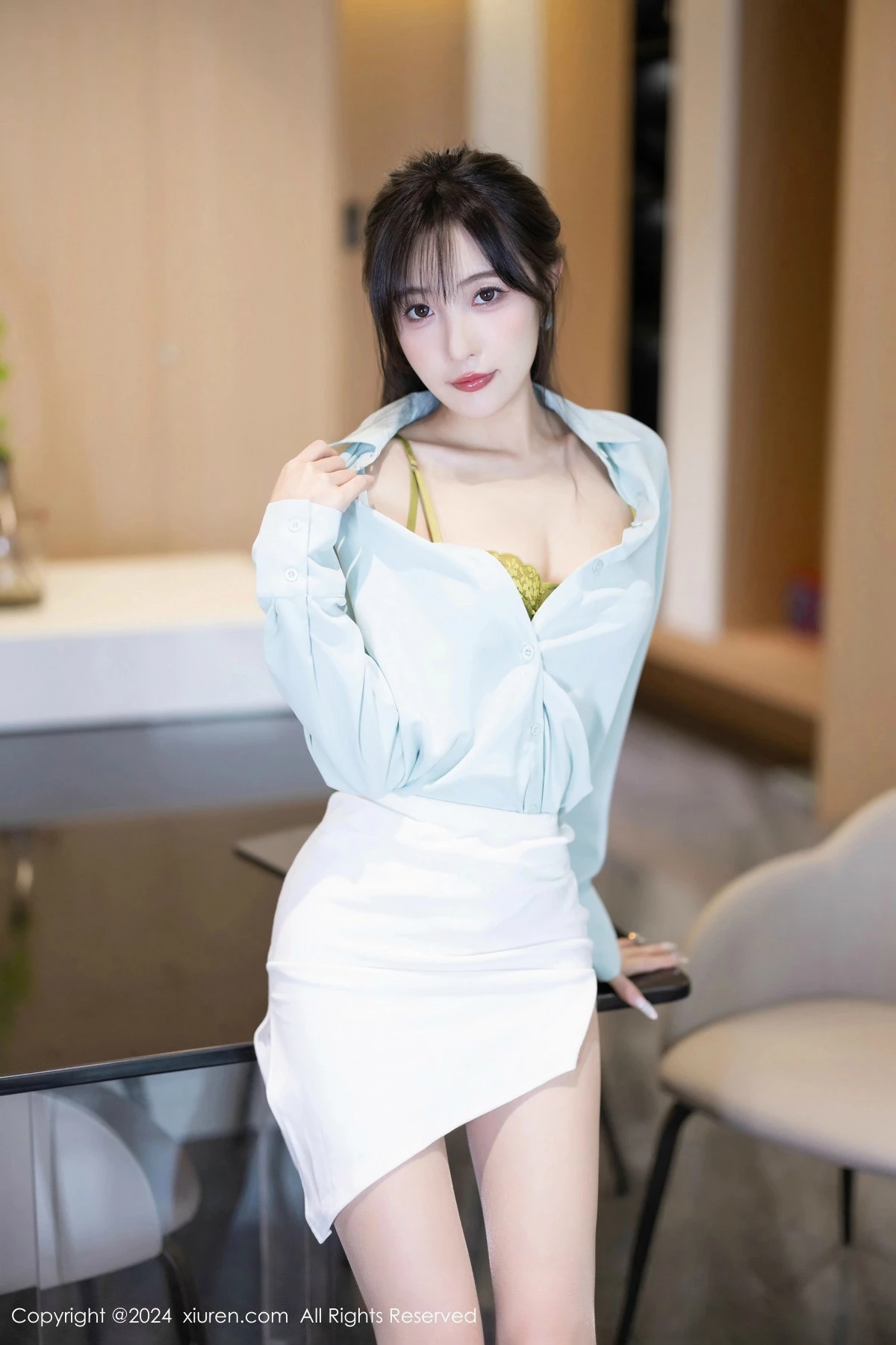 [[XiuRen秀人网]秀人网]No.8589_模特林星阑性感浅绿衬衫配白短裙露超薄肉丝秀曼妙身姿诱惑写真86P