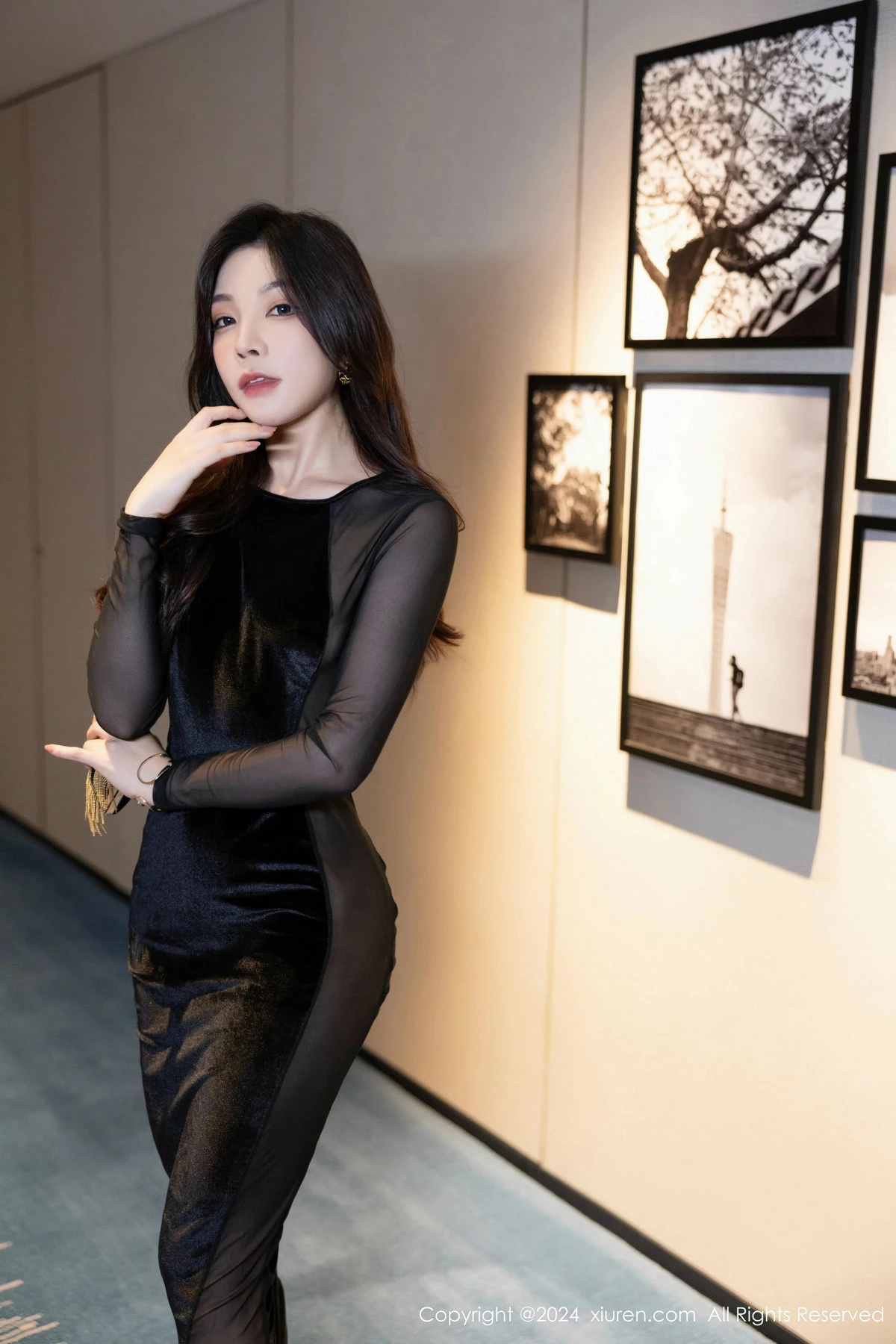 [[XiuRen秀人网]秀人网]No.8598_女神徐莉芝Booty性感黑色连衣裙+淡蓝色薄透连体衣迷人诱惑写真90P