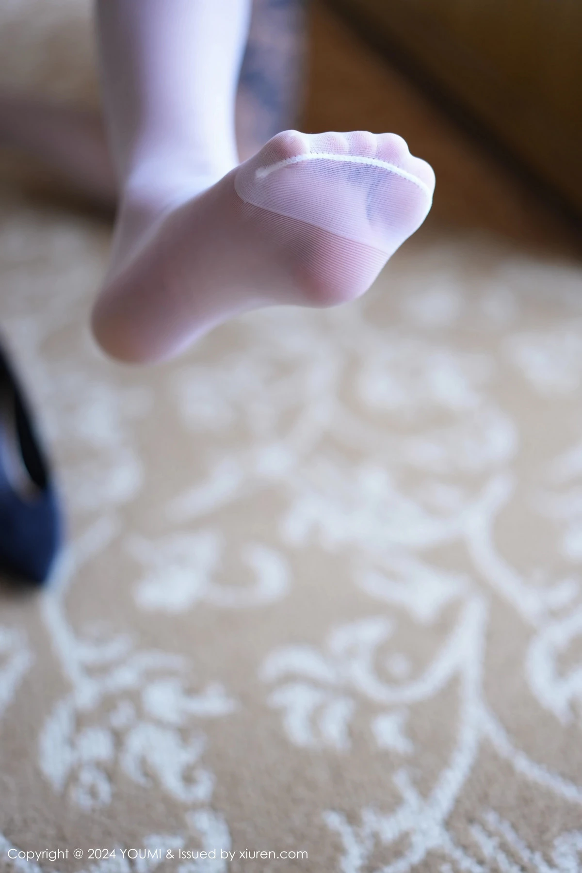 [YouMi尤蜜荟]Vol.1068_模特赵可欣baby性感黑色轻透连衣裙配白丝袜秀曼妙身姿诱惑写真53P