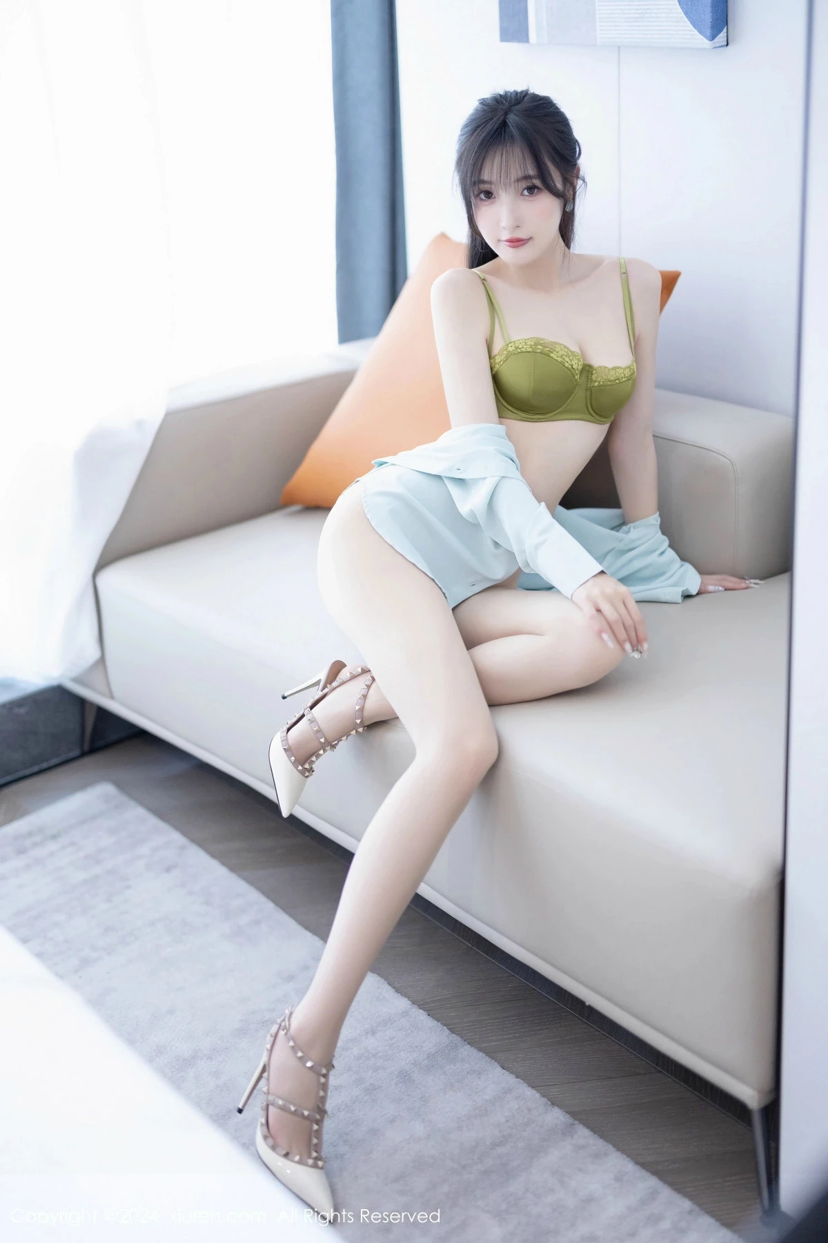 [[XiuRen秀人网]秀人网]No.8589_模特林星阑性感浅绿衬衫配白短裙露超薄肉丝秀曼妙身姿诱惑写真86P