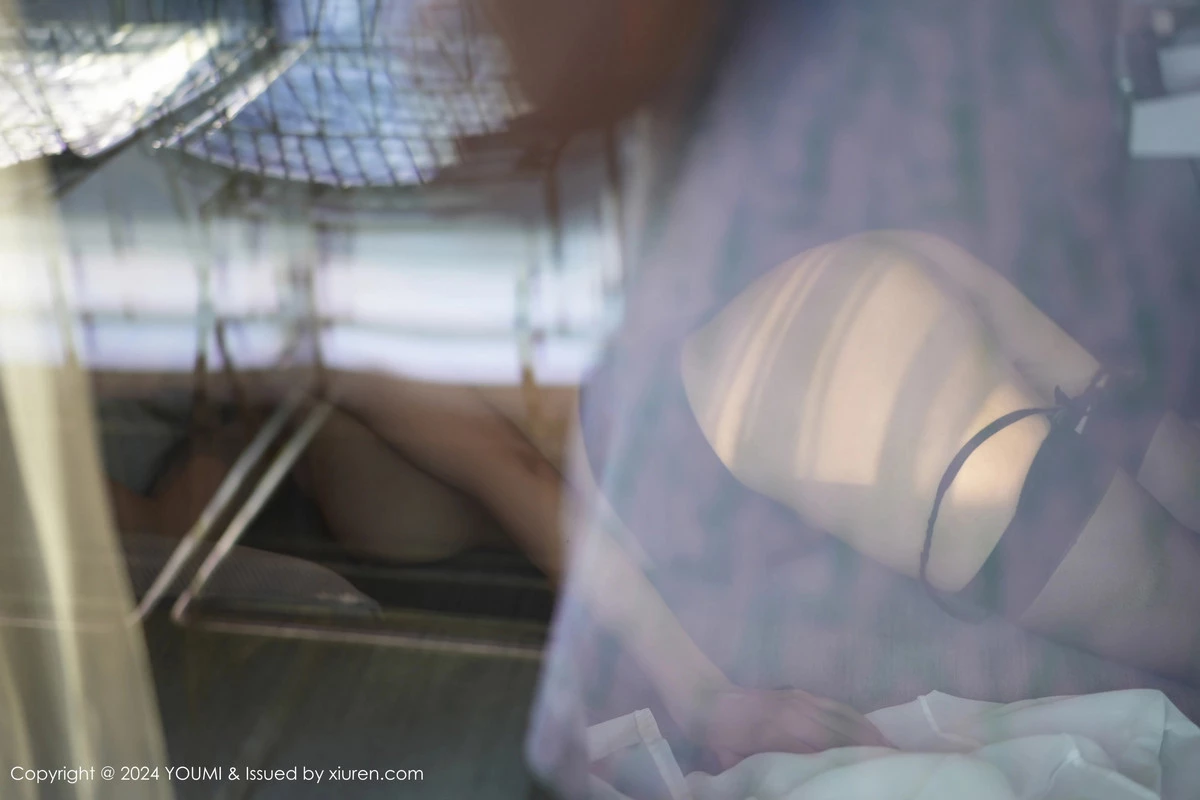 [YouMi尤蜜荟]Vol.1066_模特菲儿beauty性感白色OL服饰配黑丝吊袜秀完美身材诱惑写真71P