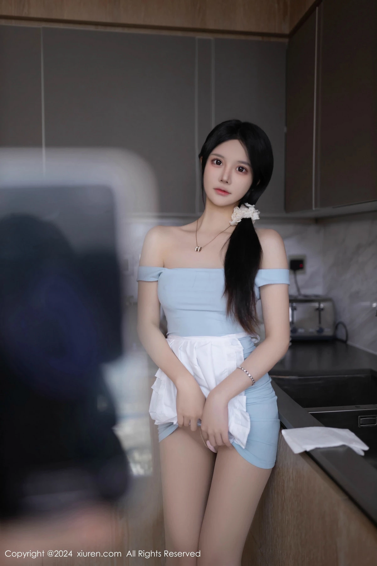 [[XiuRen秀人网]秀人网]No.8597_模特幼幼性感浅蓝色连衣短裙配超薄肉丝秀完美身材迷人诱惑写真80P