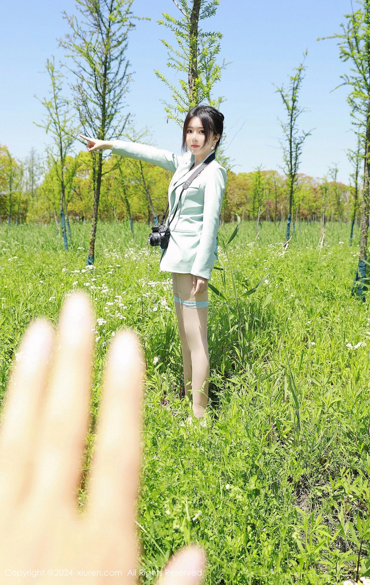 [[XiuRen秀人网]秀人网]No.8601_模特小薯条nienie户外浅绿色内衣配超薄肉丝秀曼妙身姿诱惑写真59P