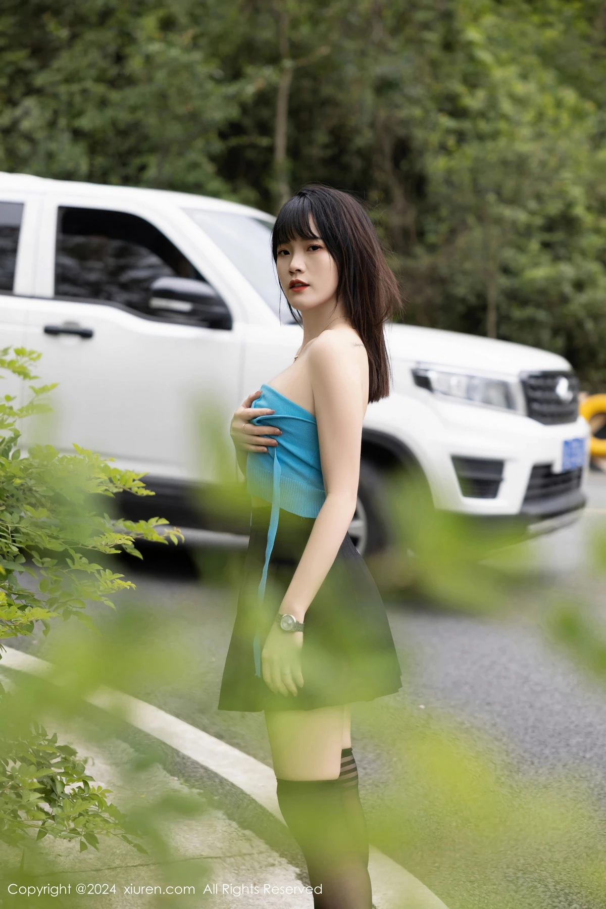 [[XiuRen秀人网]秀人网]No.8586_模特唐安诺户外性感黑色百褶裙配黑色丝袜秀曼妙身姿迷人写真81P