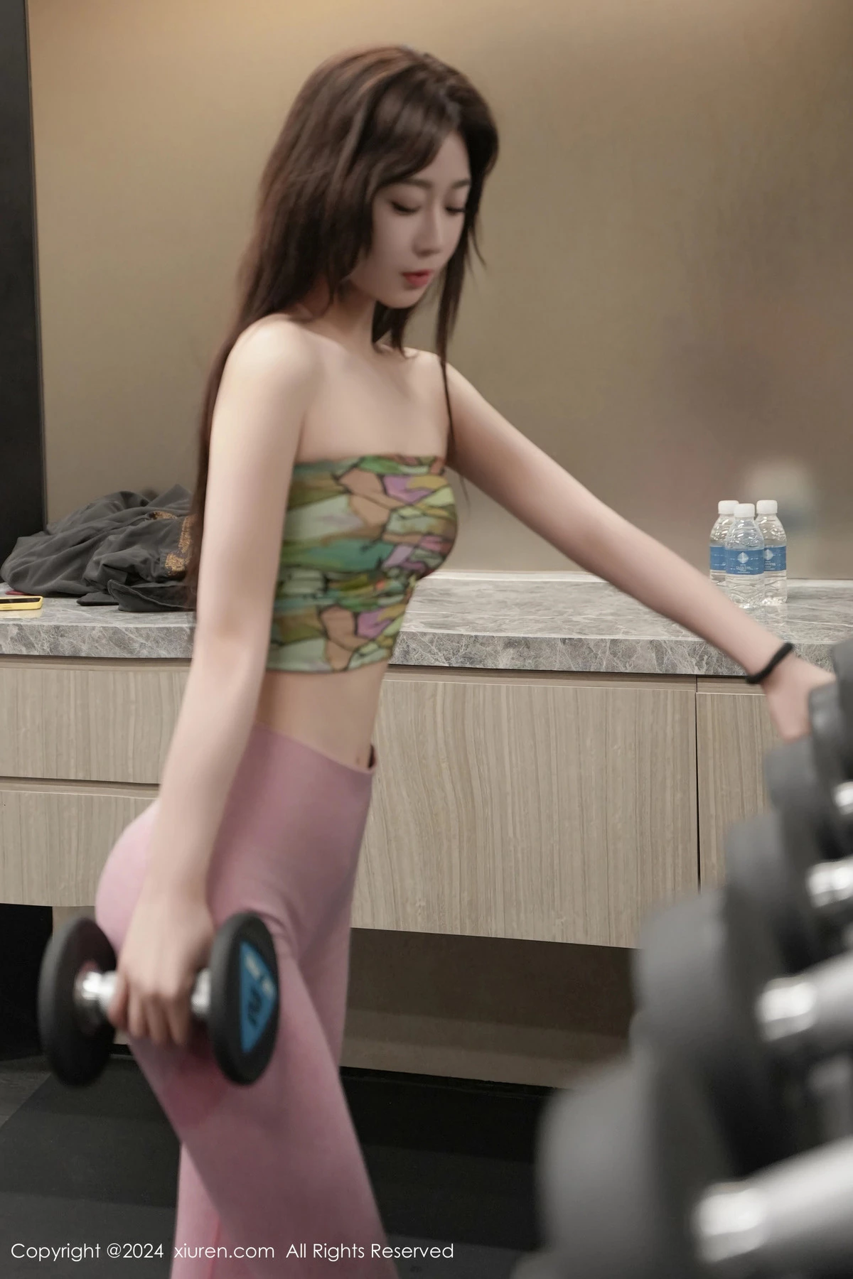 [[XiuRen秀人网]秀人网]No.8585_模特软糖爱喝奶私房性感浅粉色瑜伽服饰紧身秀完美身材诱惑写真93P