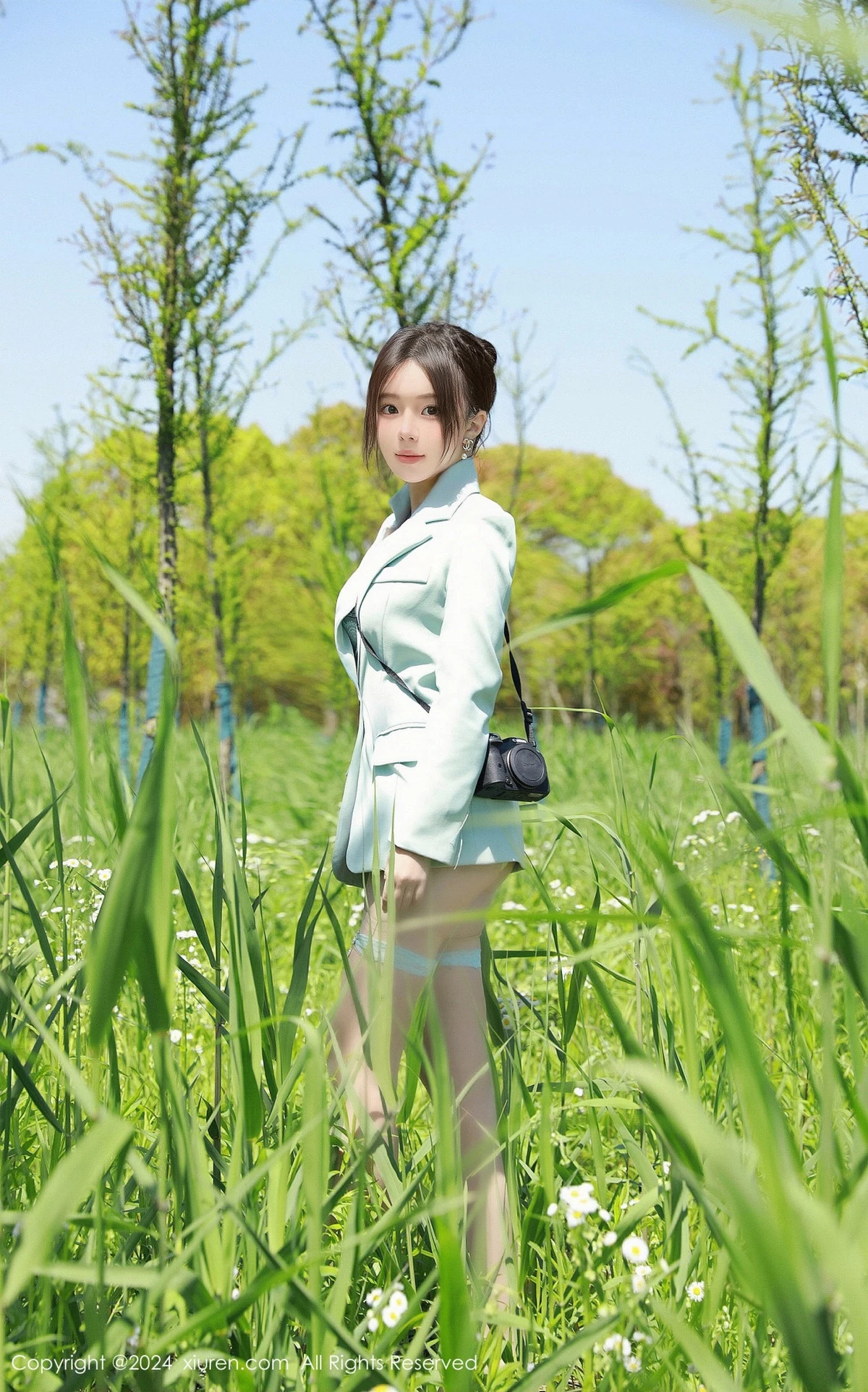[[XiuRen秀人网]秀人网]No.8601_模特小薯条nienie户外浅绿色内衣配超薄肉丝秀曼妙身姿诱惑写真59P
