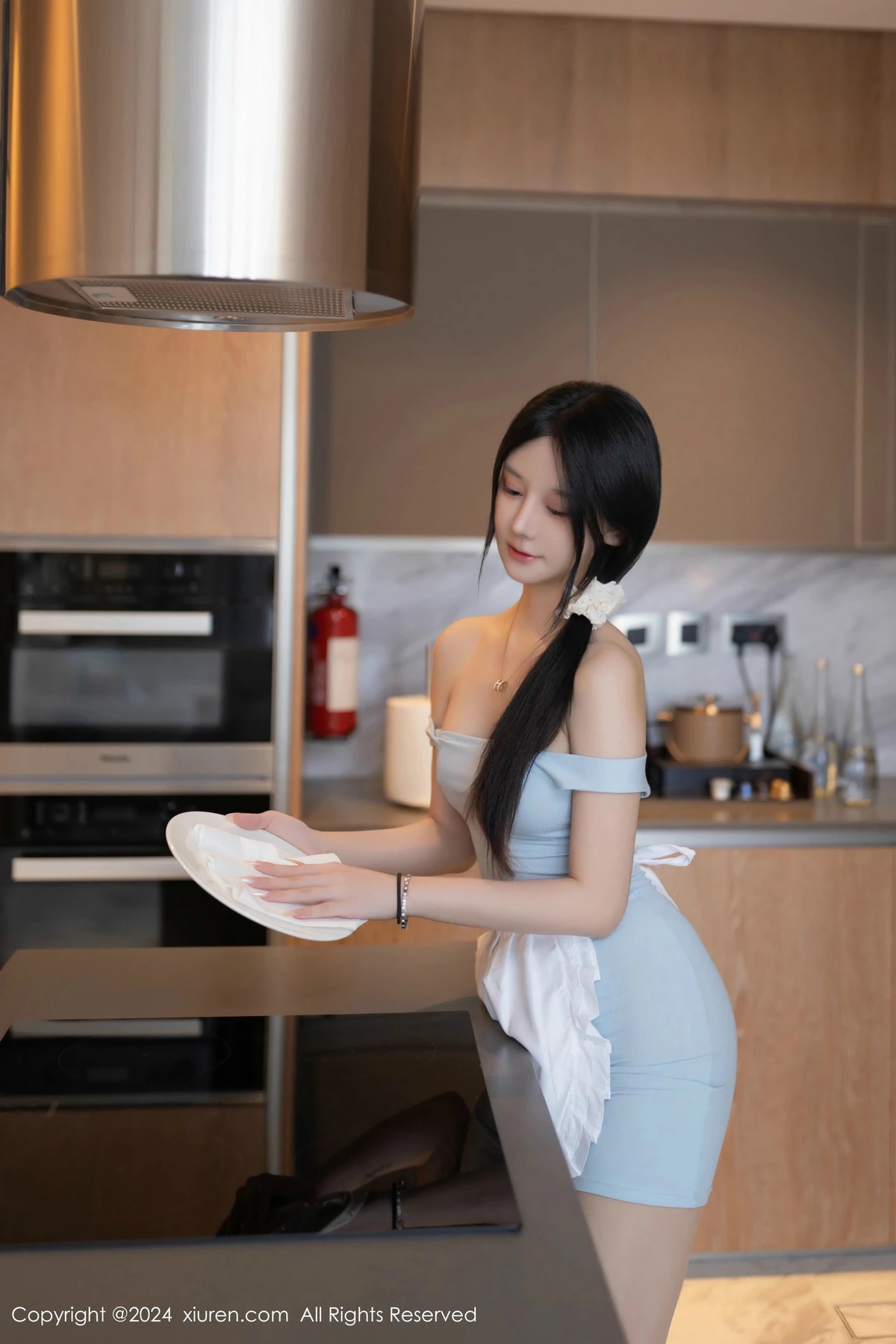 [[XiuRen秀人网]秀人网]No.8597_模特幼幼性感浅蓝色连衣短裙配超薄肉丝秀完美身材迷人诱惑写真80P