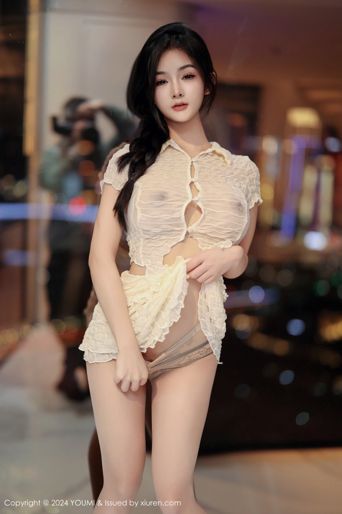 [YouMi尤蜜荟]Vol.1067_模特谭小灵性感浅色轻透上衣配超薄肉丝秀丰腴有致身材诱惑写真82P