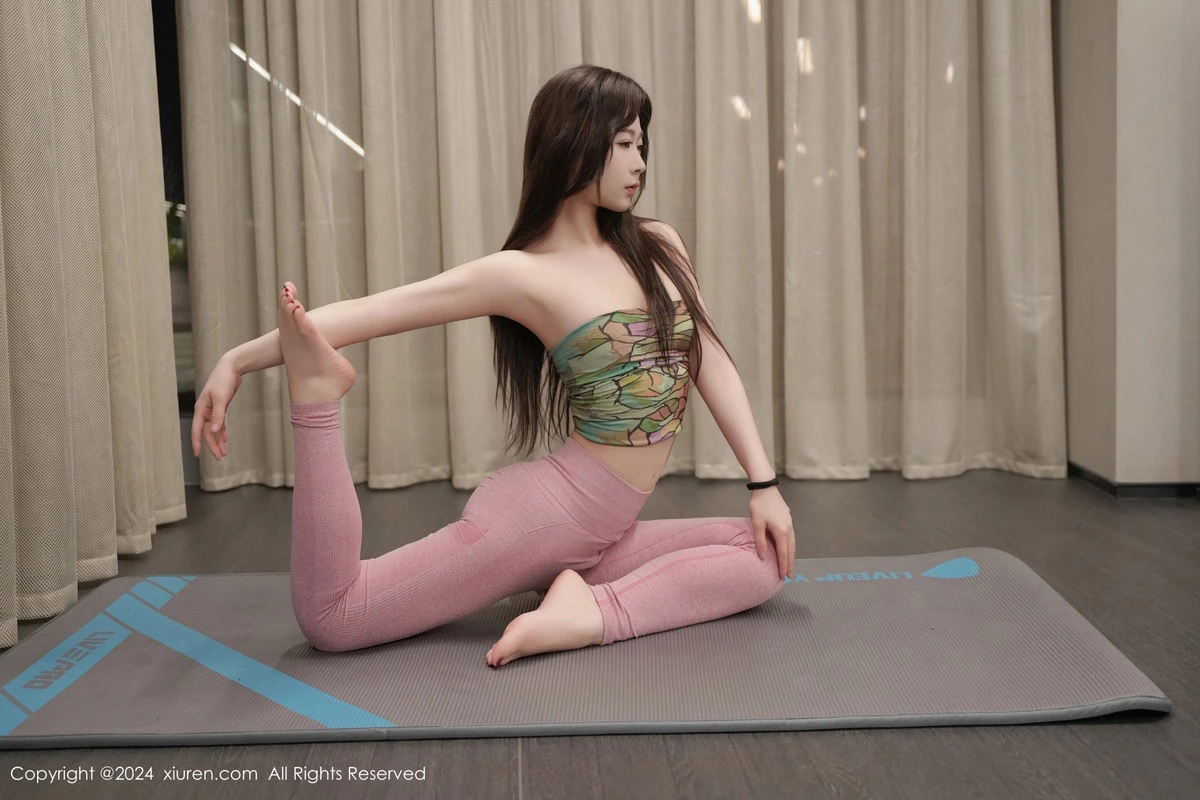 [[XiuRen秀人网]秀人网]No.8585_模特软糖爱喝奶私房性感浅粉色瑜伽服饰紧身秀完美身材诱惑写真93P