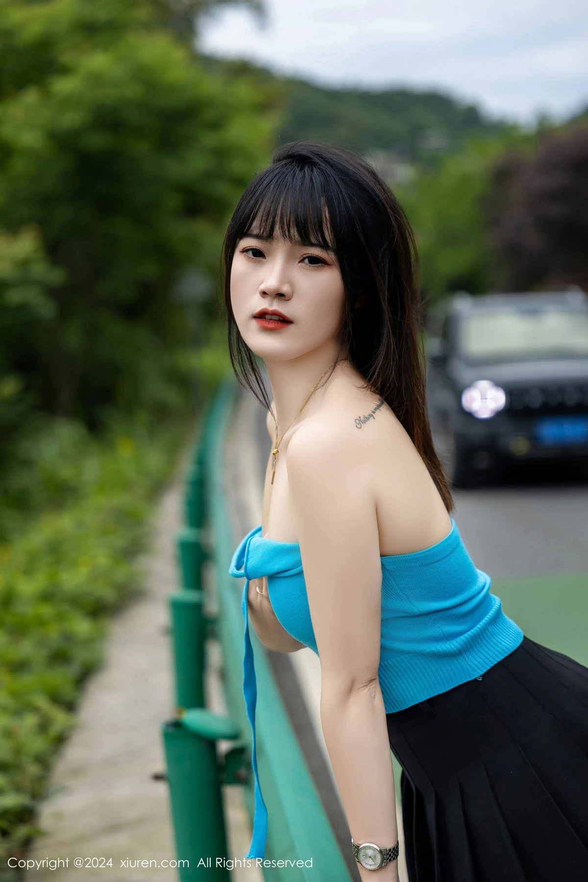 [[XiuRen秀人网]秀人网]No.8586_模特唐安诺户外性感黑色百褶裙配黑色丝袜秀曼妙身姿迷人写真81P