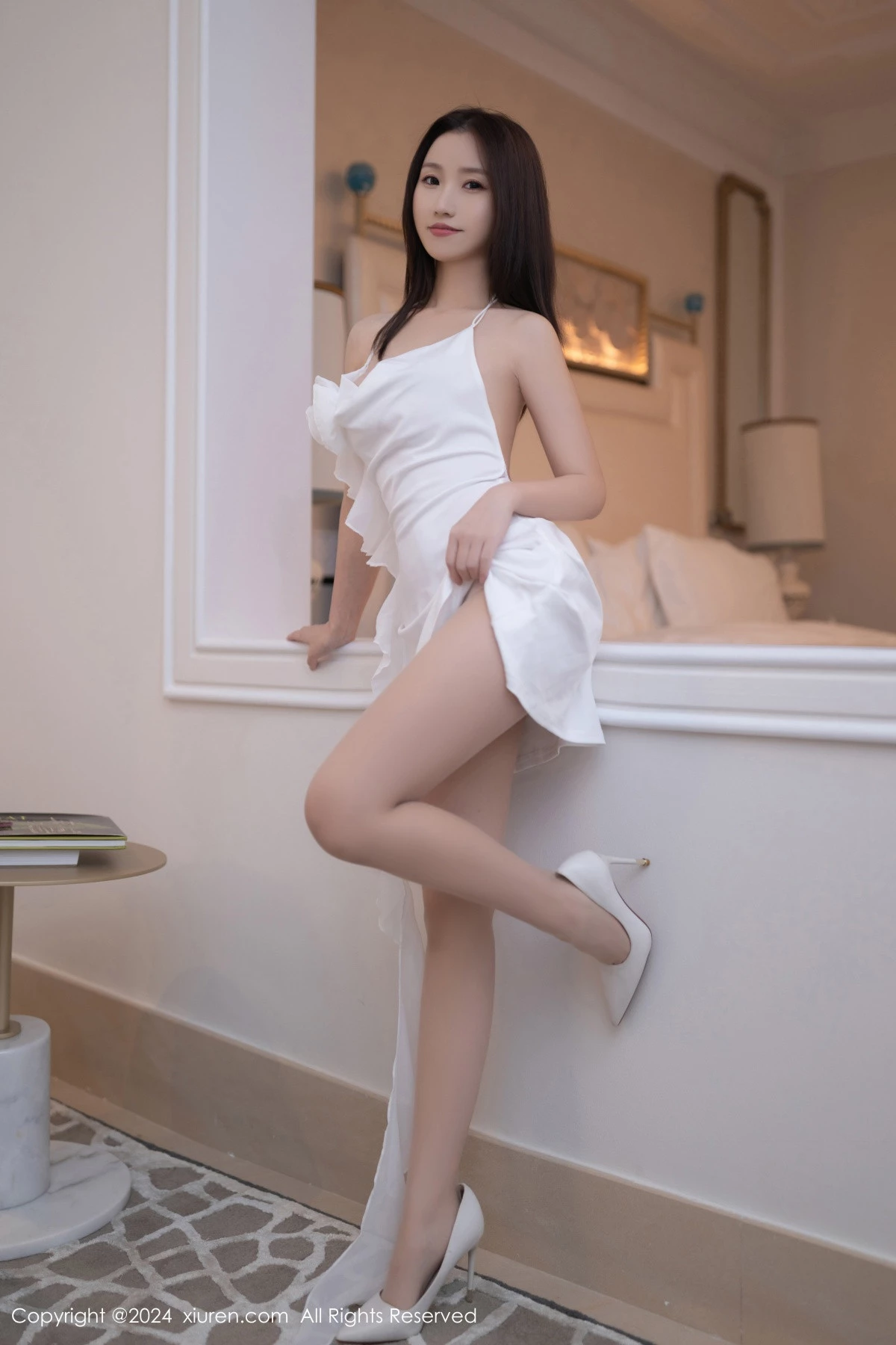 [[XiuRen秀人网]秀人网]No.8616_模特杏子Yada性感白色连衣短裙配开档肉丝秀惹火身材诱惑写真83P