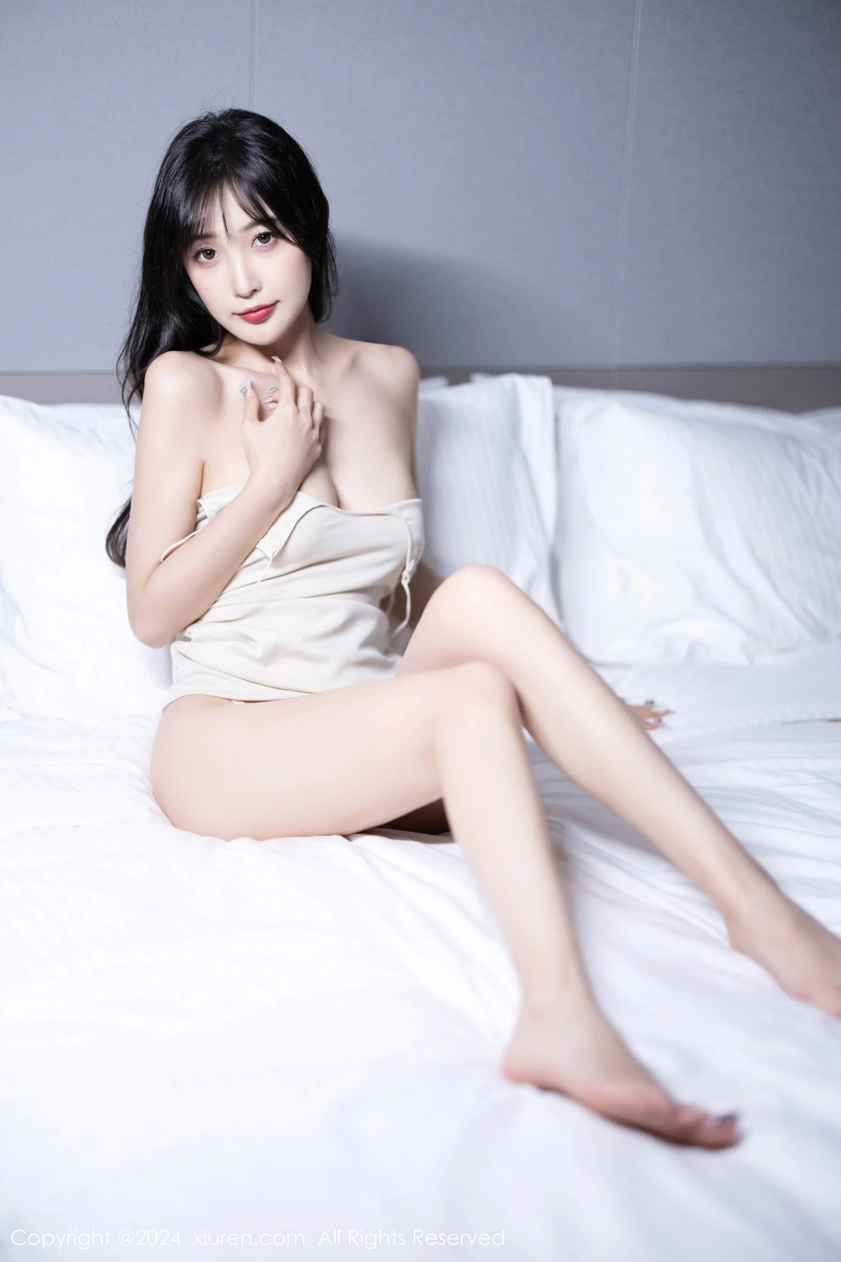 [[XiuRen秀人网]秀人网]No.8619_模特林星阑性感浅绿色露肩连衣短裙配超薄无内黑丝极致魅惑写真90P