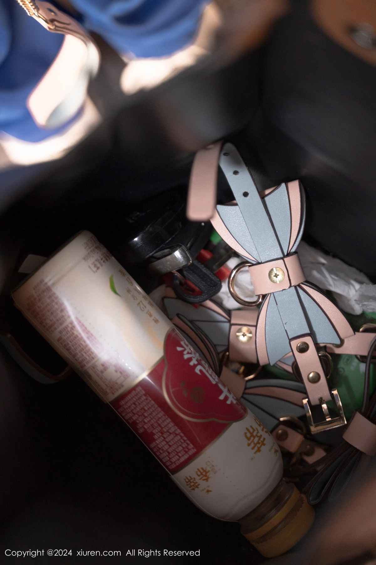 [[XiuRen秀人网]秀人网]No.8621_新人模特粉嫩嫩性感学妹服饰露粉色内衣配超薄肉丝迷人诱惑写真82P