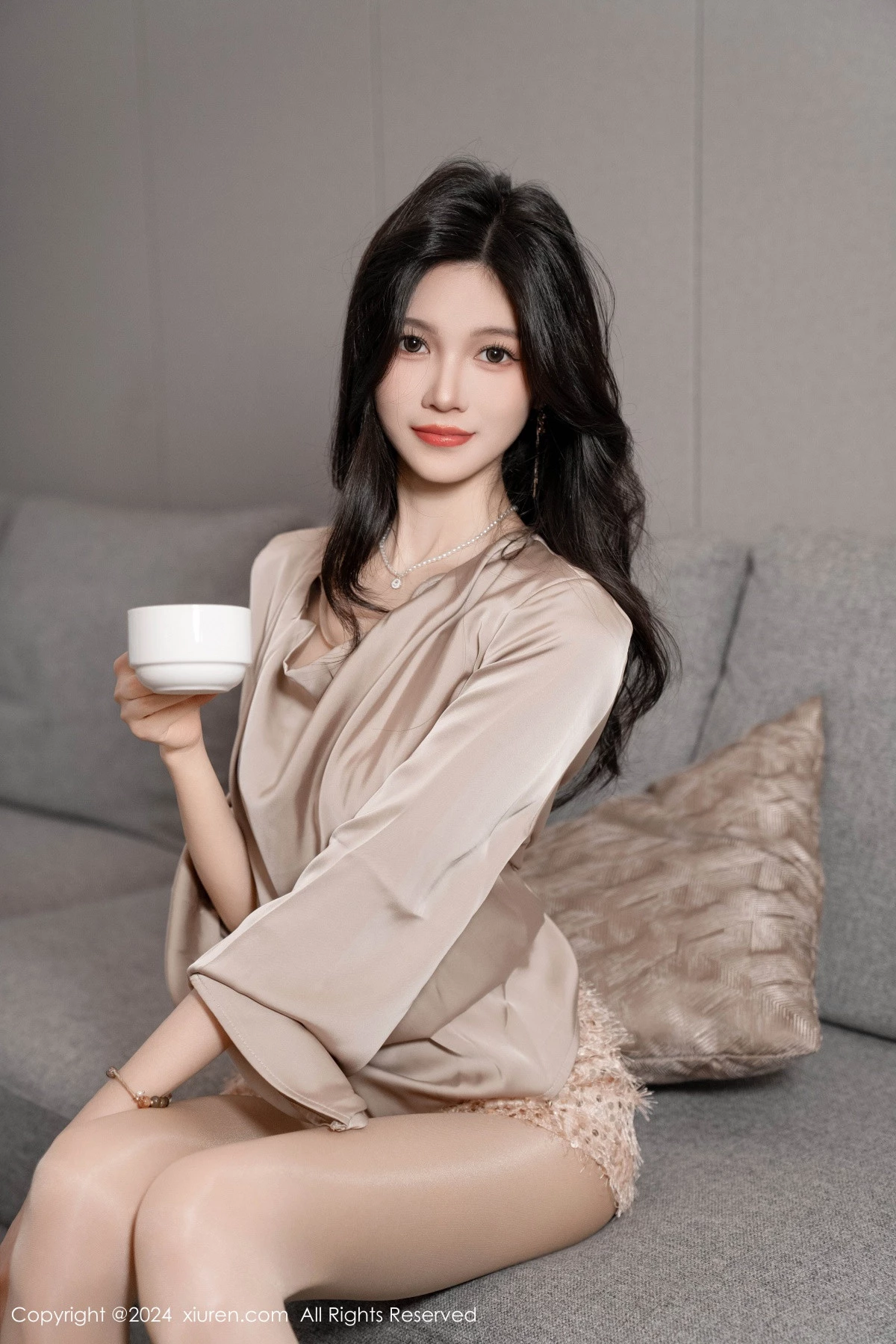 [[XiuRen秀人网]秀人网]No.8617_模特程程程性感浅色衬衫露轻透内衣配超薄肉丝秀苗条身材诱惑写真94P