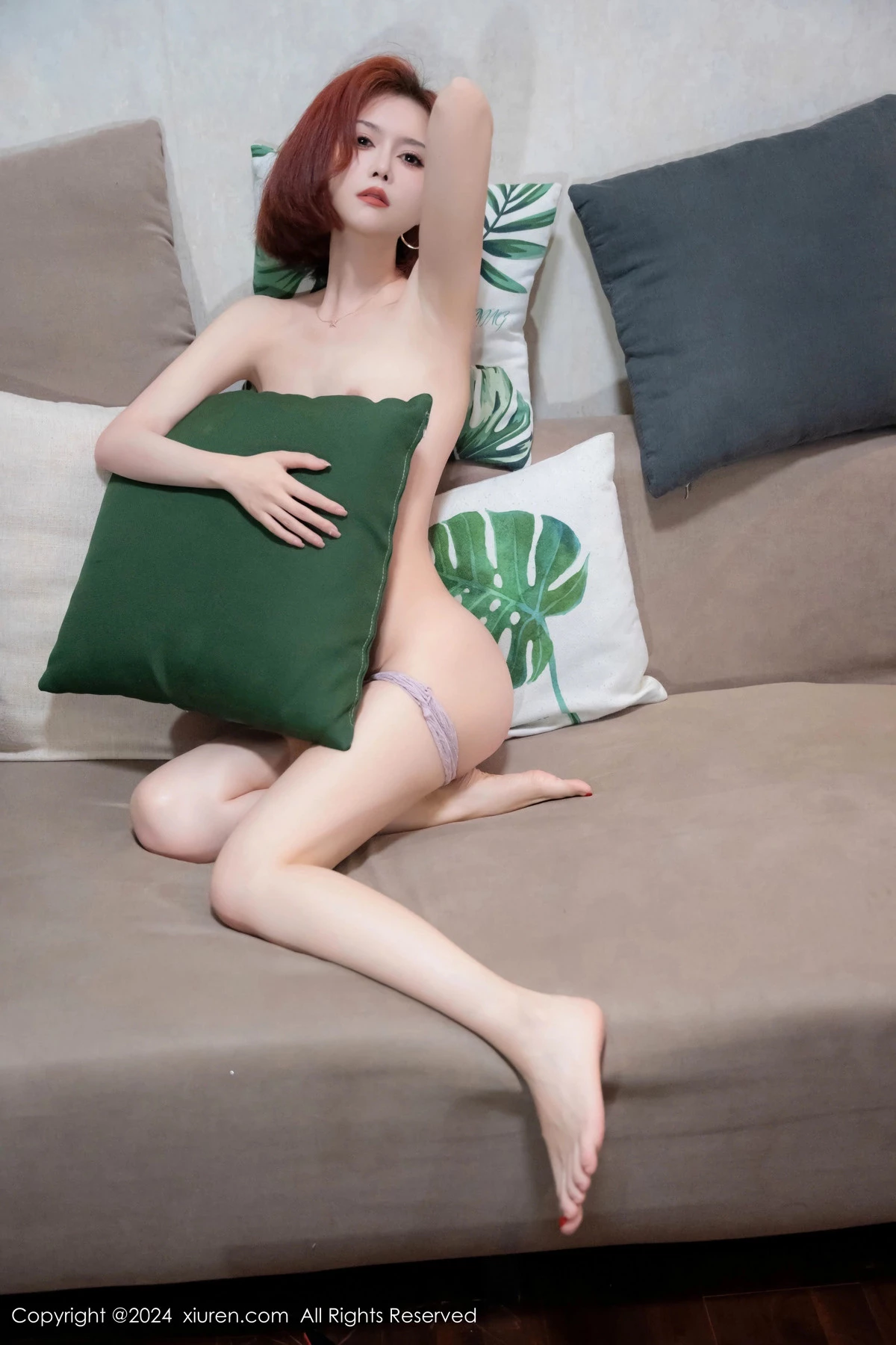 [[XiuRen秀人网]秀人网]No.8608_新人模特白芷yy性感蓝色连衣短裙配黑丝裤袜秀曼妙身姿迷人写真85P