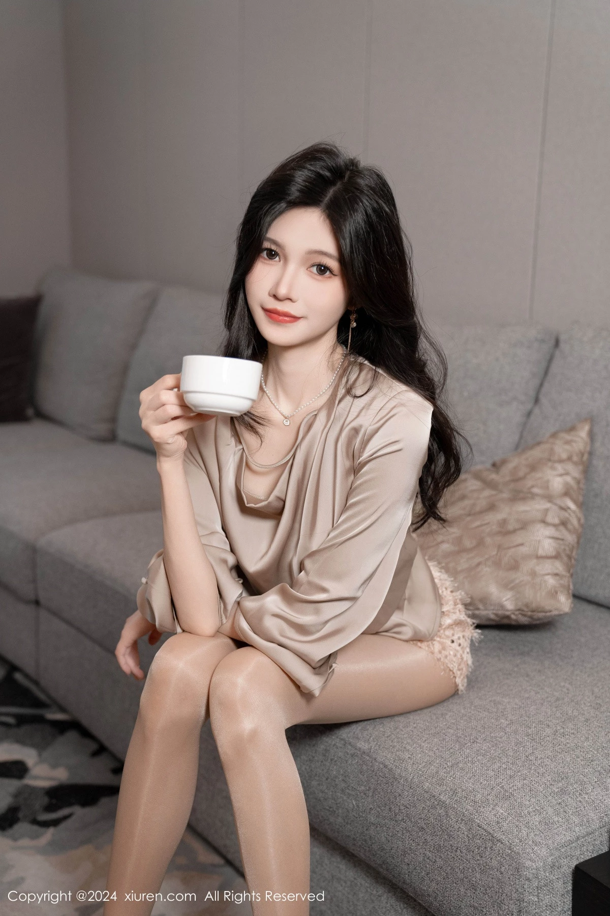 [[XiuRen秀人网]秀人网]No.8617_模特程程程性感浅色衬衫露轻透内衣配超薄肉丝秀苗条身材诱惑写真94P