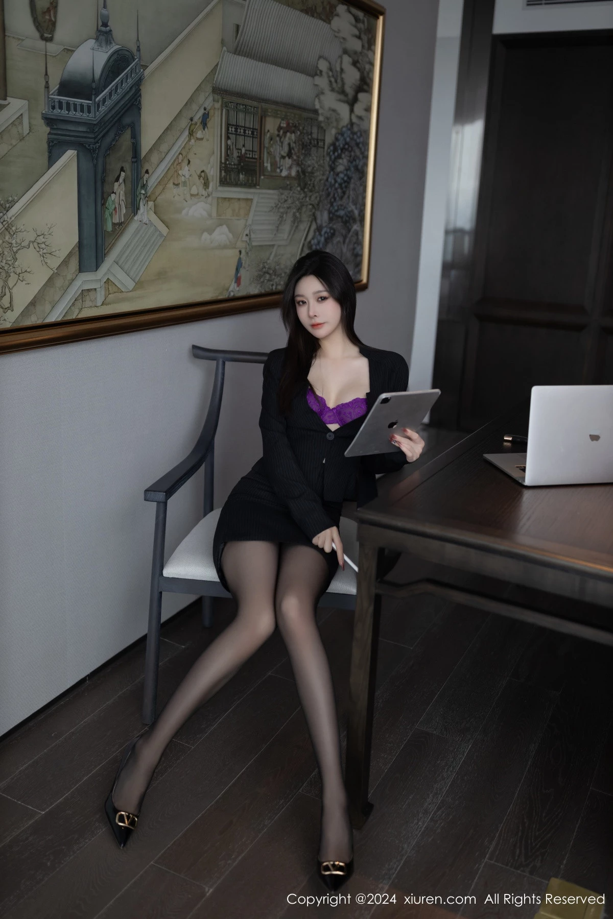 [[XiuRen秀人网]秀人网]No.8626_模特小逗逗黑色秘书OL服饰露紫色内衣配超薄黑丝极致魅惑写真81P