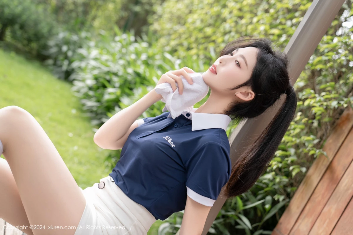 [[XiuRen秀人网]秀人网]No.8625_模特利世高尔夫场景性感白色内衣配超薄肉丝秀曼妙身姿诱惑写真88P